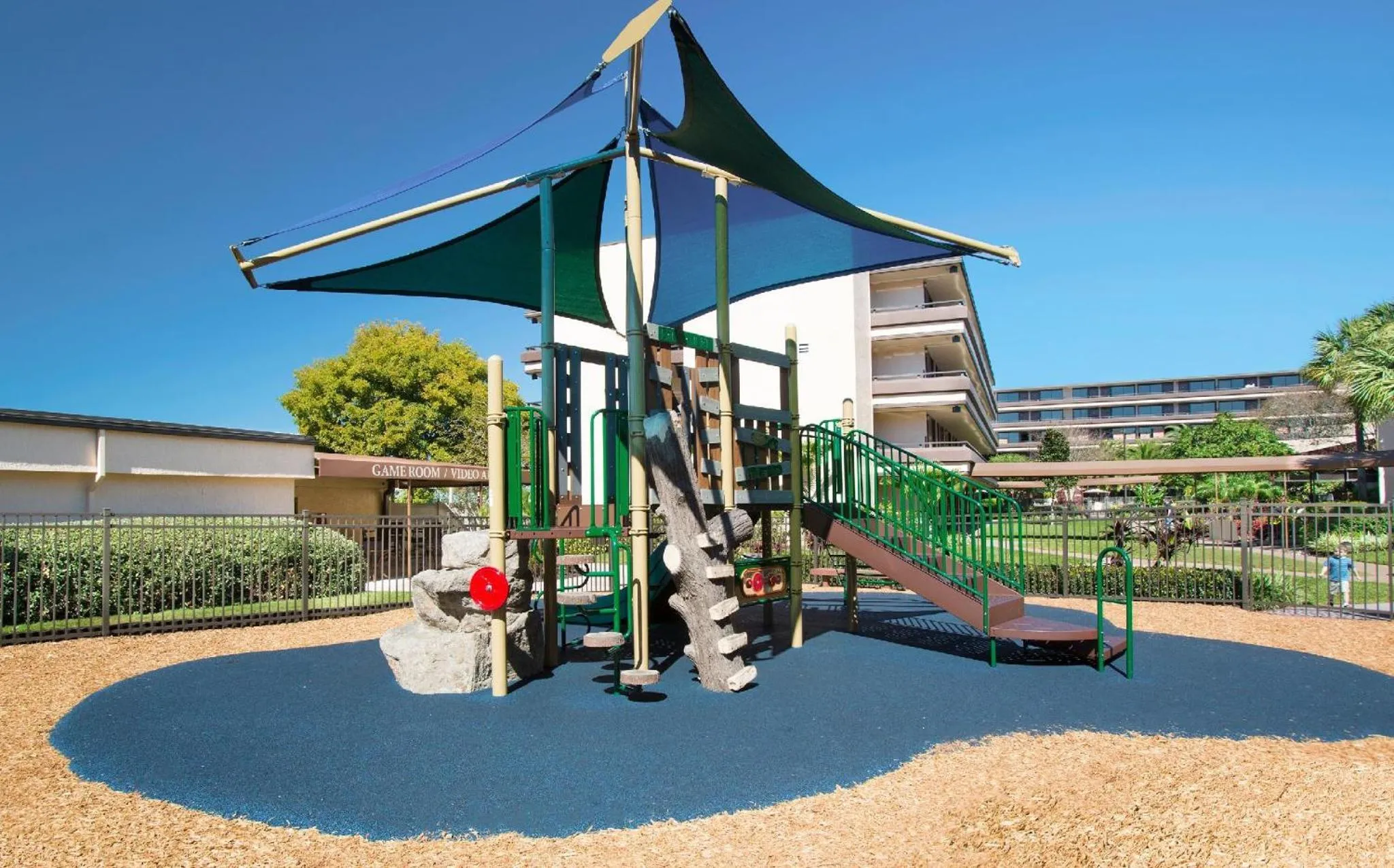 Property building in Rosen Inn at Pointe Orlando