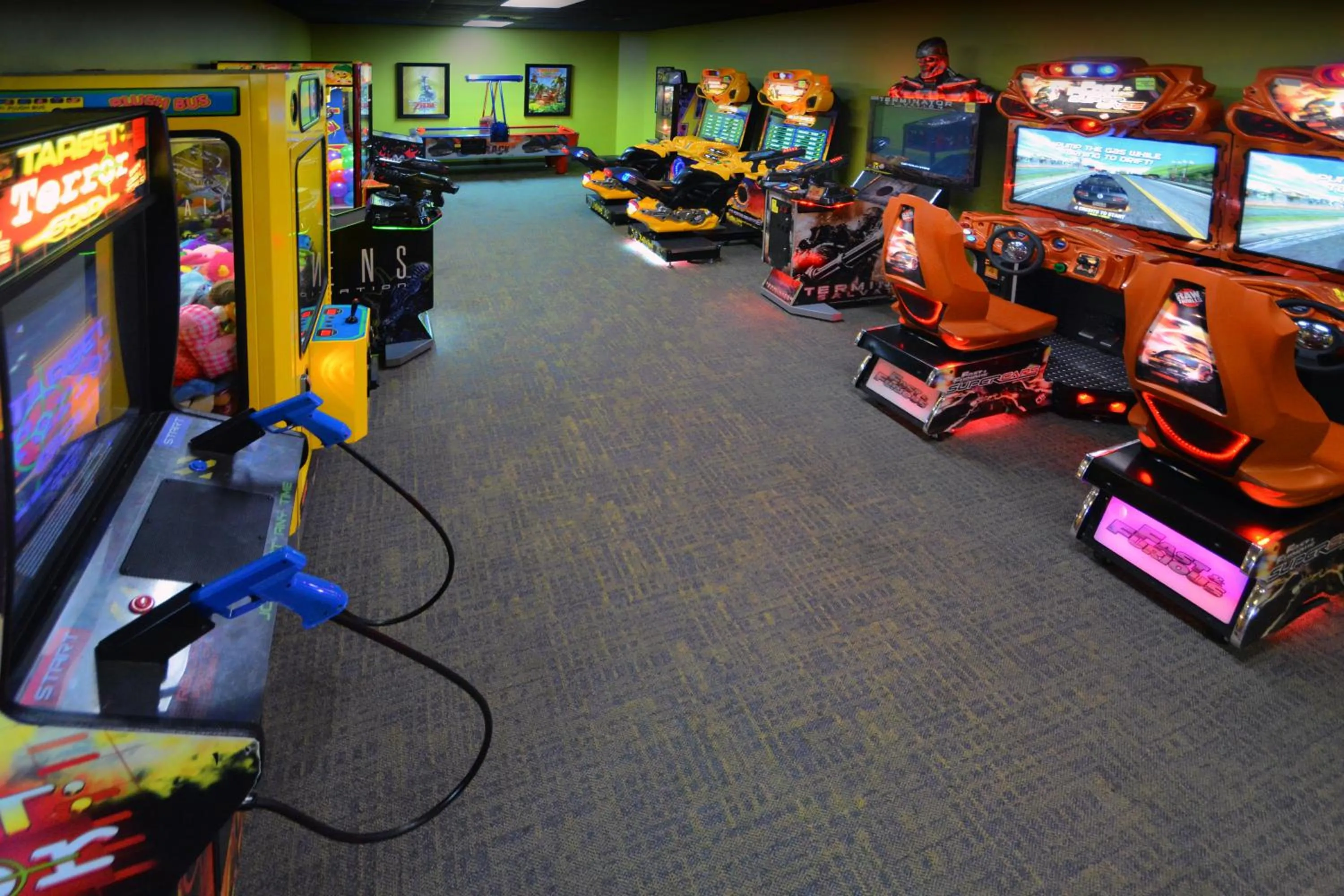 Game Room in Rosen Inn Closest to Universal