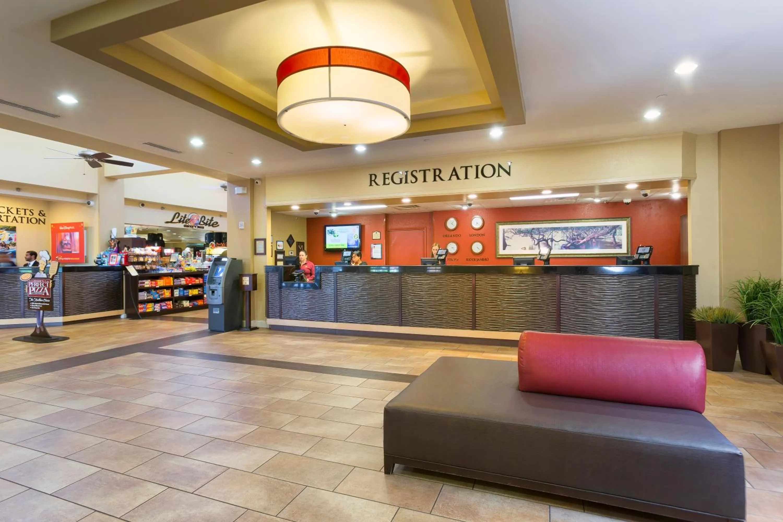 On-site shops in Rosen Inn Lake Buena Vista