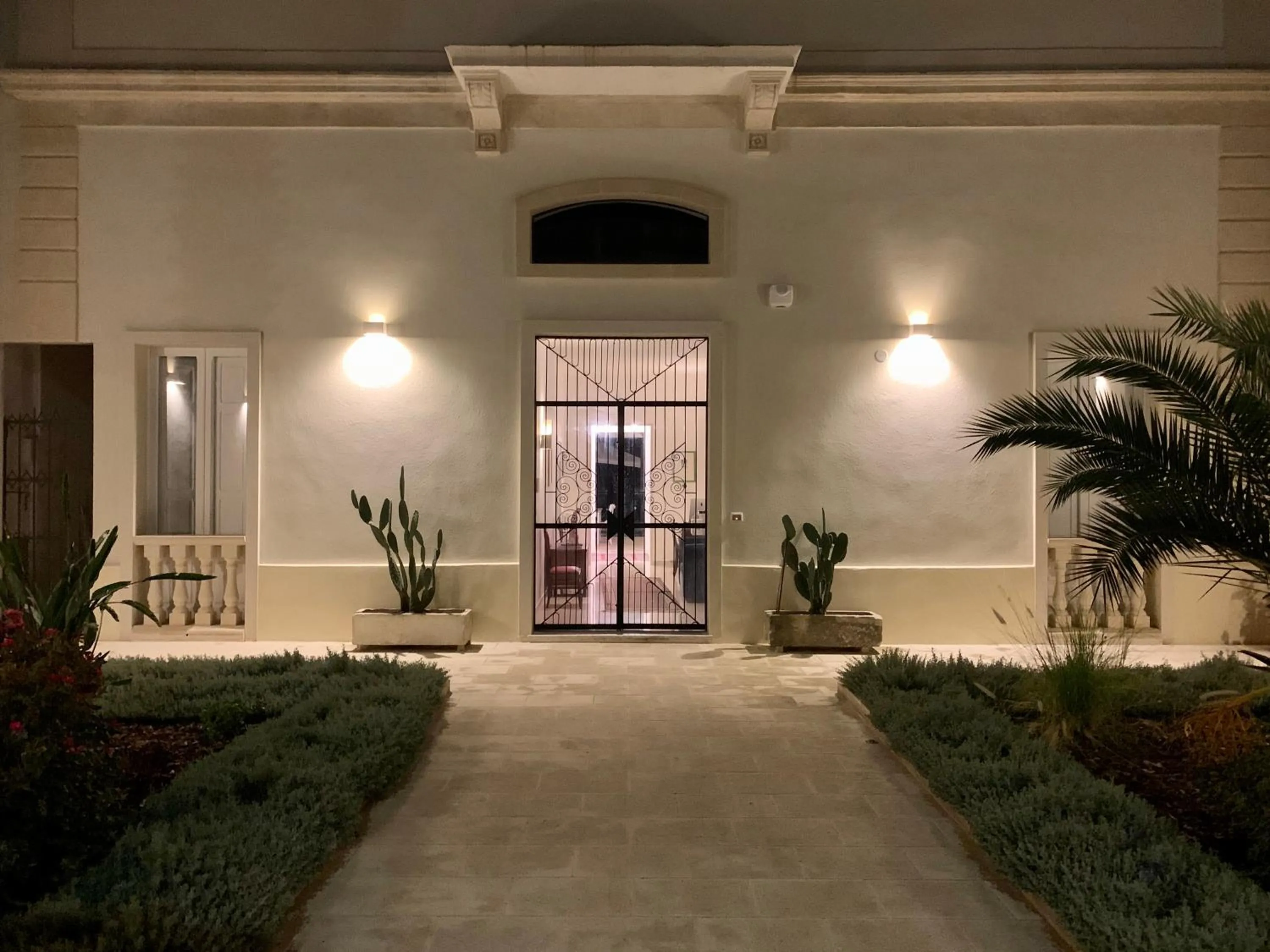 Facade/entrance in B&B Don Alessandro