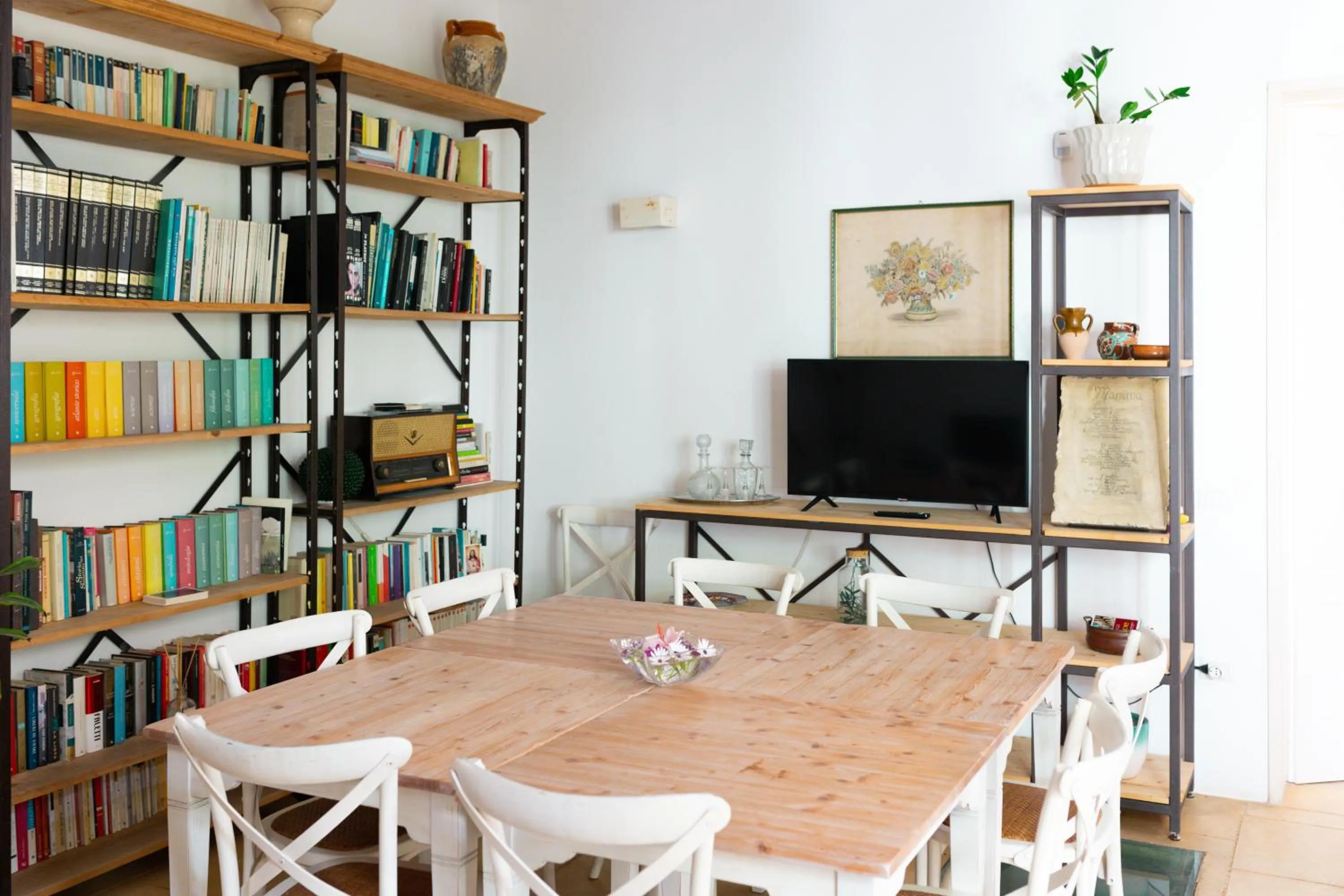 Library in B&B Don Alessandro