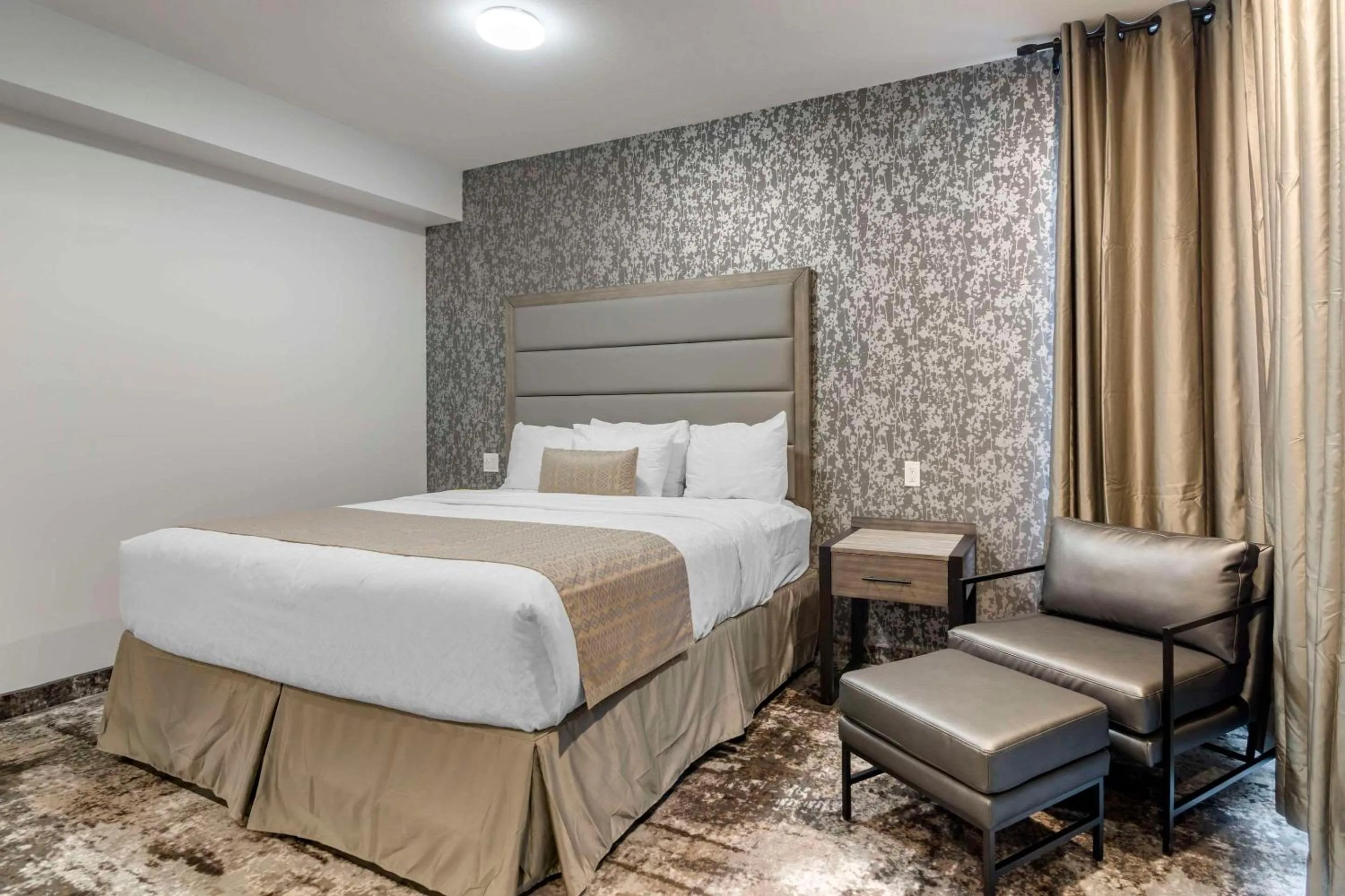 Bedroom, Bed in The Hue Hotel, an Ascend Collection Hotel