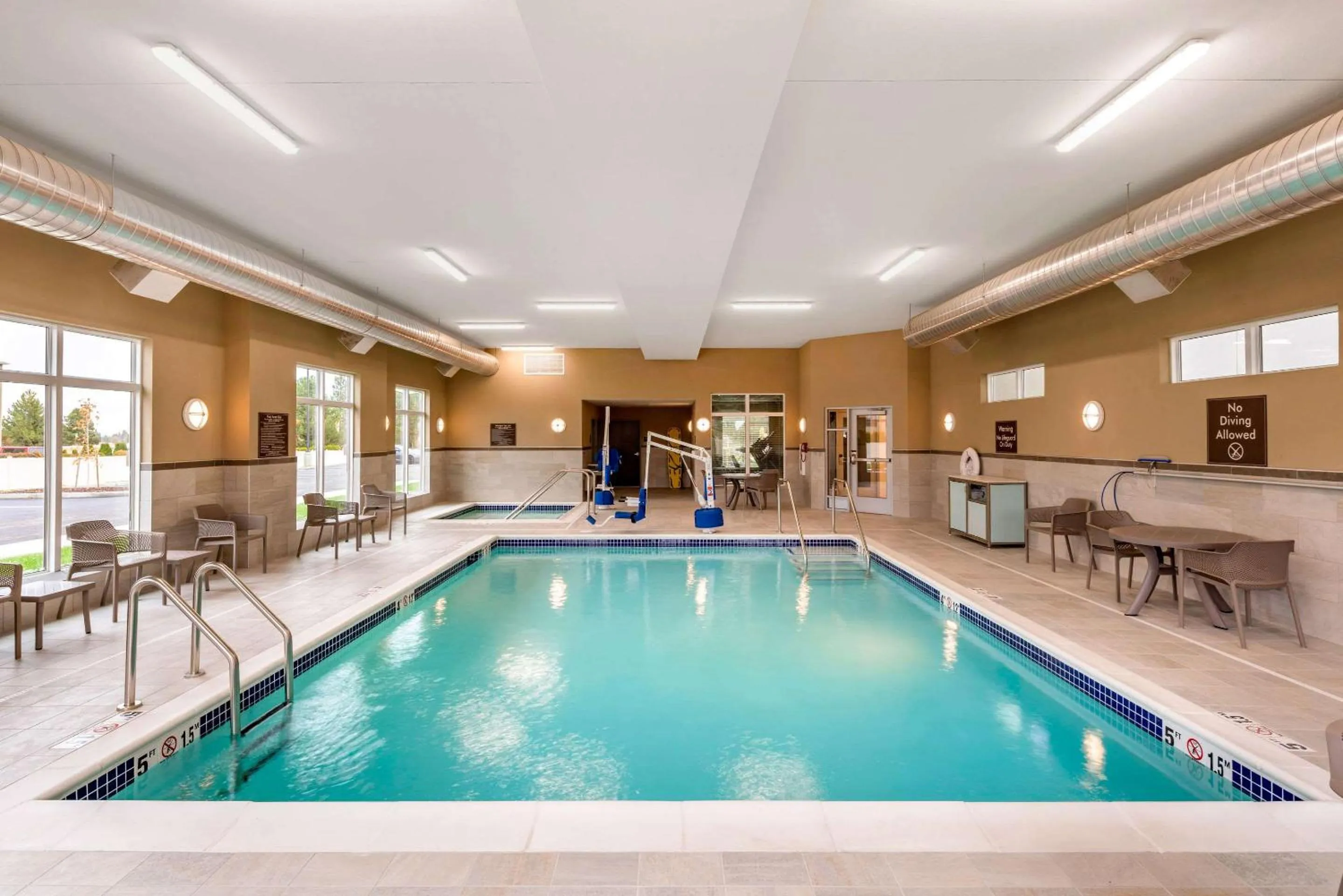 Swimming pool in MainStay Suites Spokane Airport