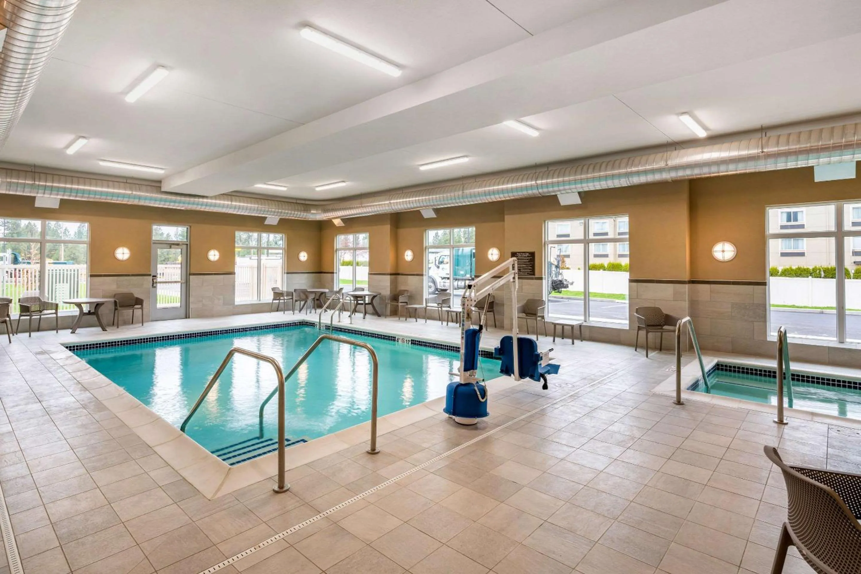 Swimming pool in MainStay Suites Spokane Airport