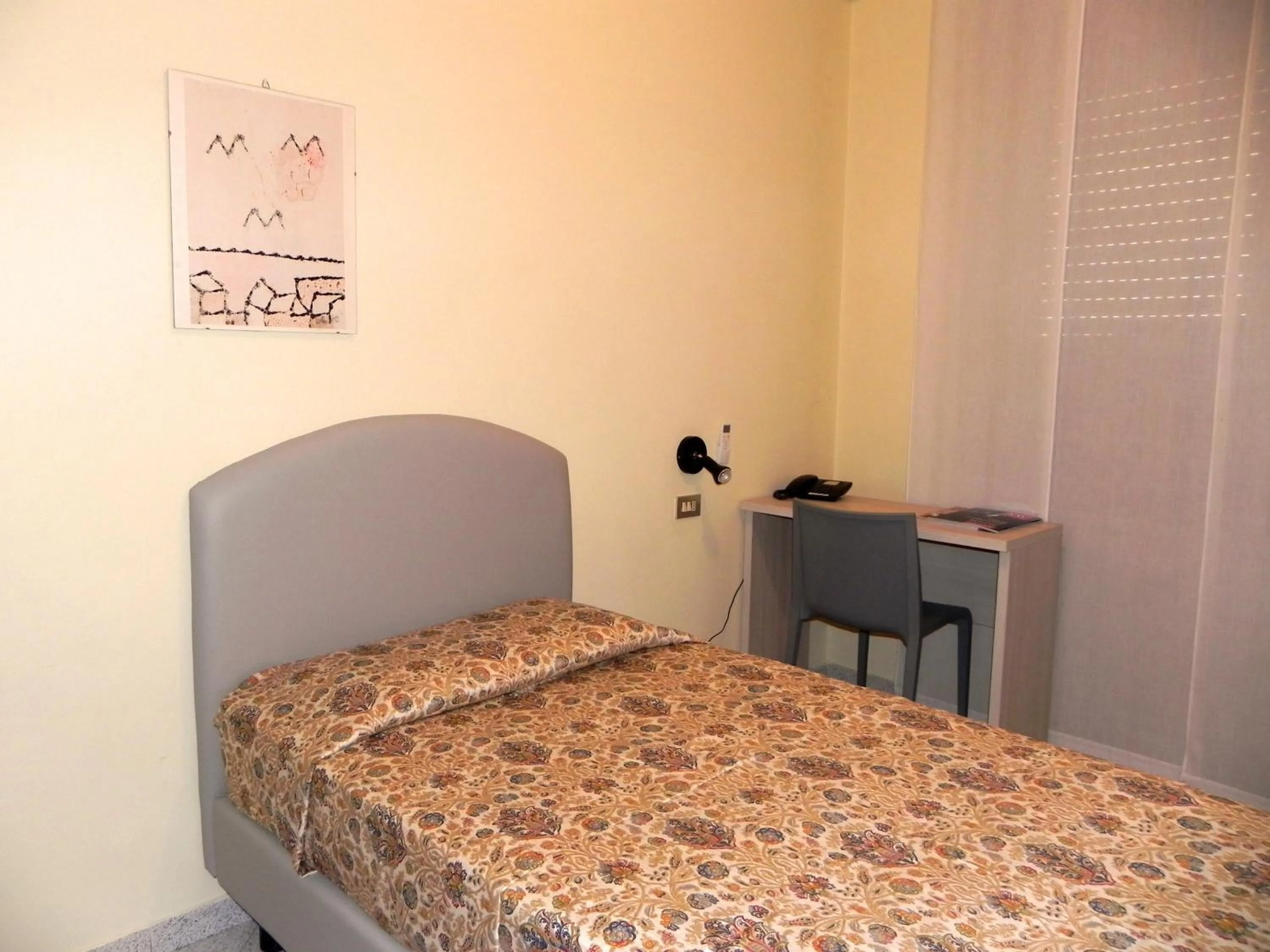 Bed in Albergo Sant'Anna