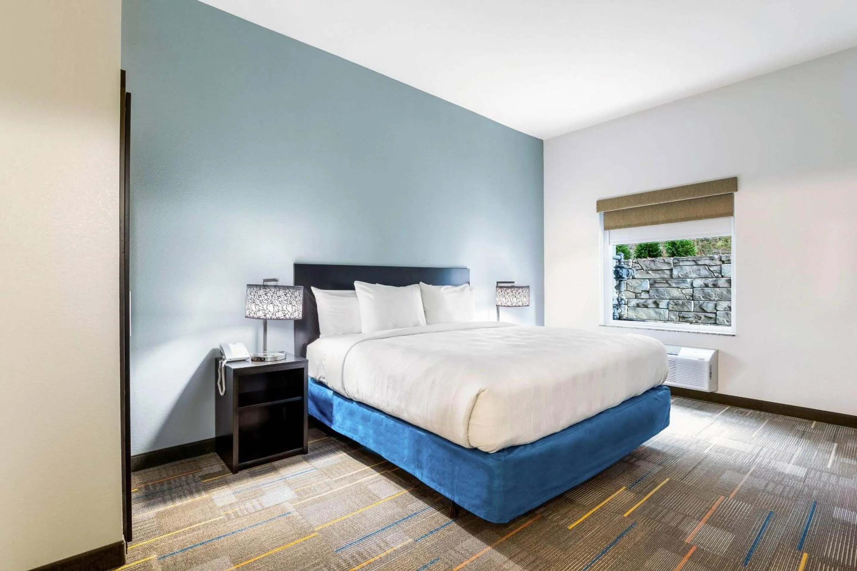 Bedroom, Bed in MainStay Suites Winfield-Teays Valley