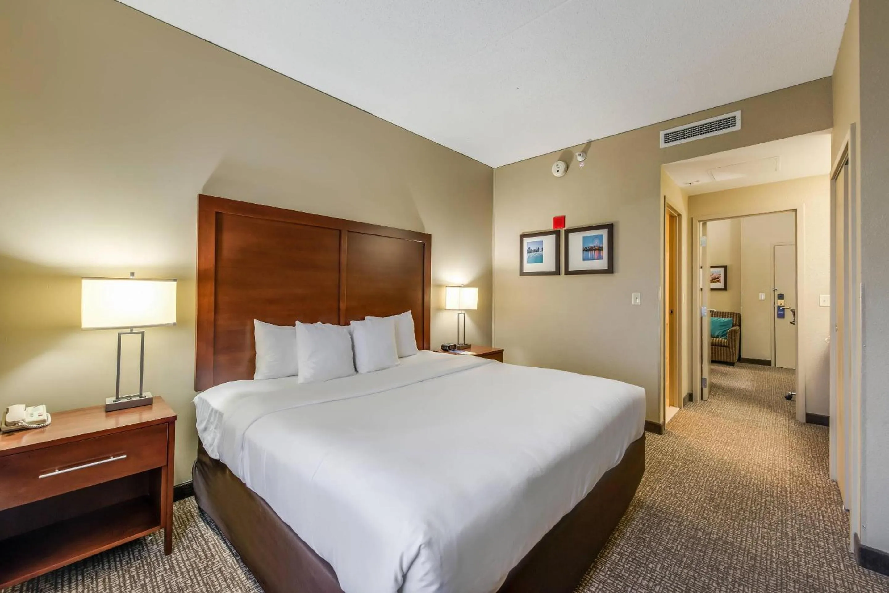 Bedroom in Comfort Suites Chicago O'Hare Airport