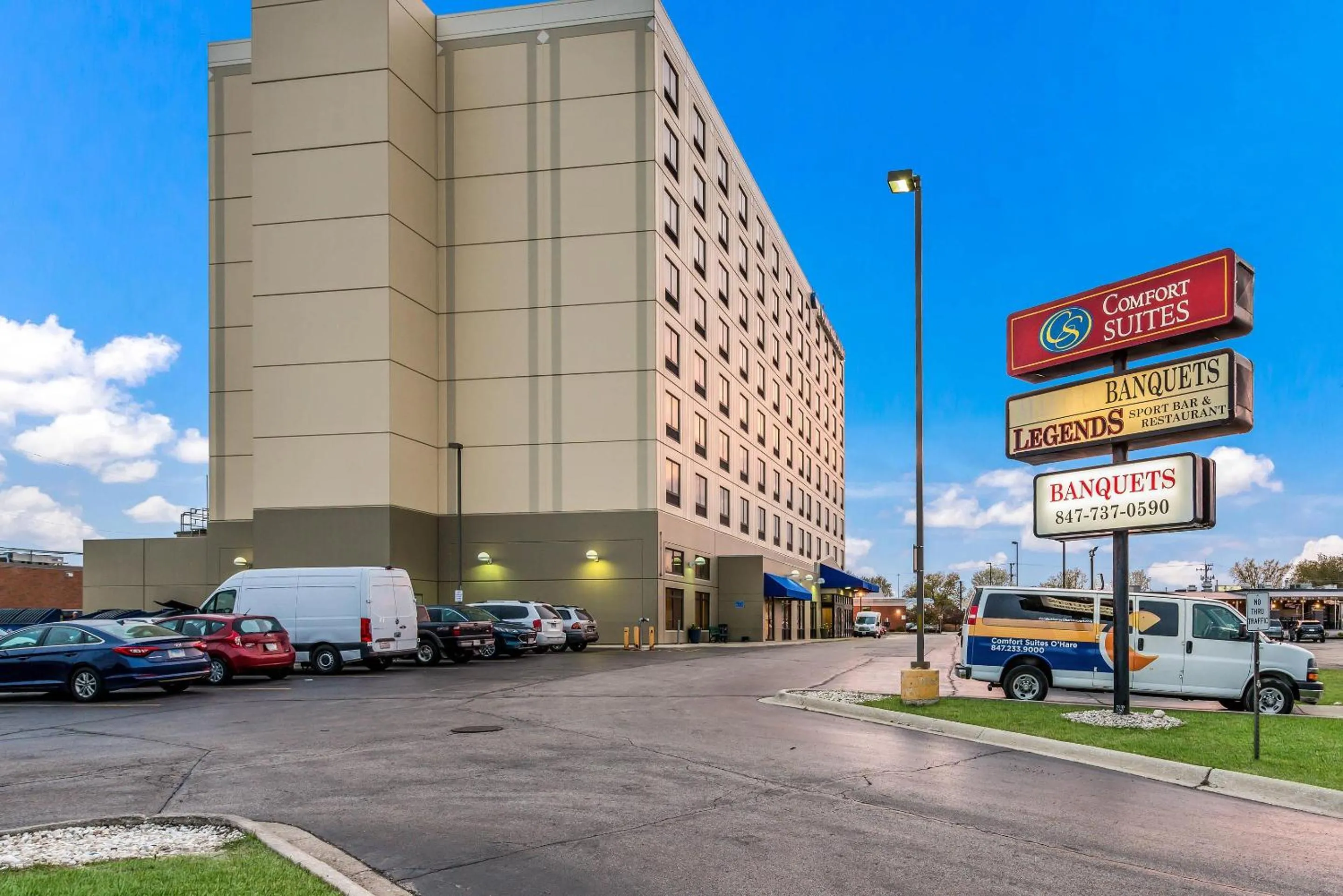 Property building in Comfort Suites Chicago O'Hare Airport