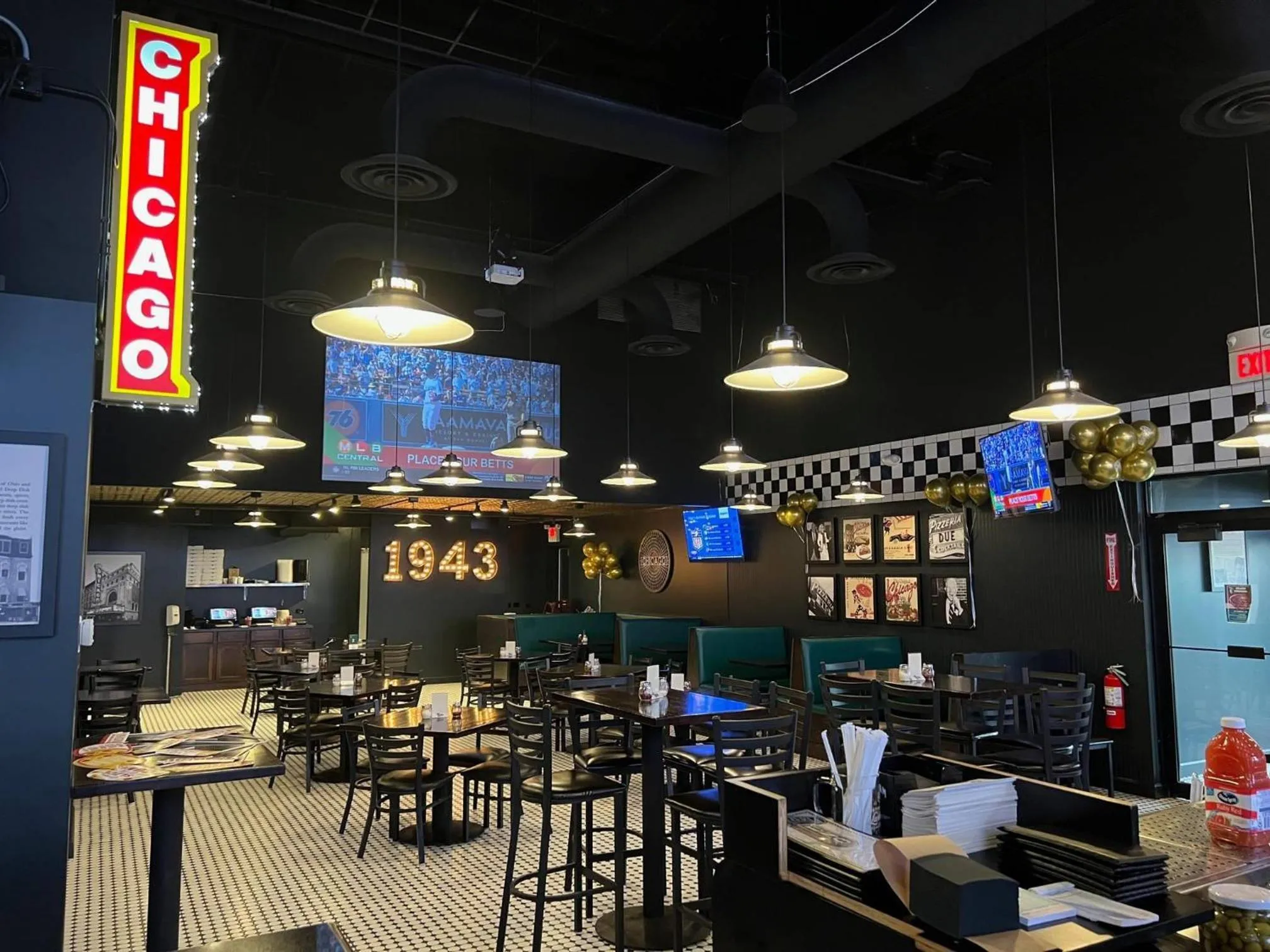 Restaurant/places to eat in Comfort Suites Chicago O'Hare Airport