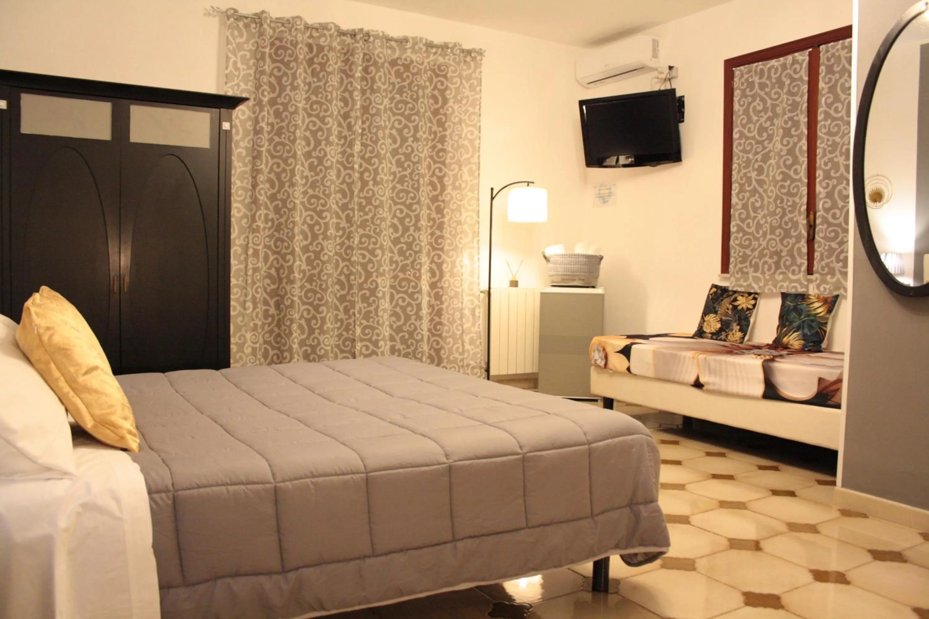 View (from property/room), Bed in Oasi Del Gabbiano