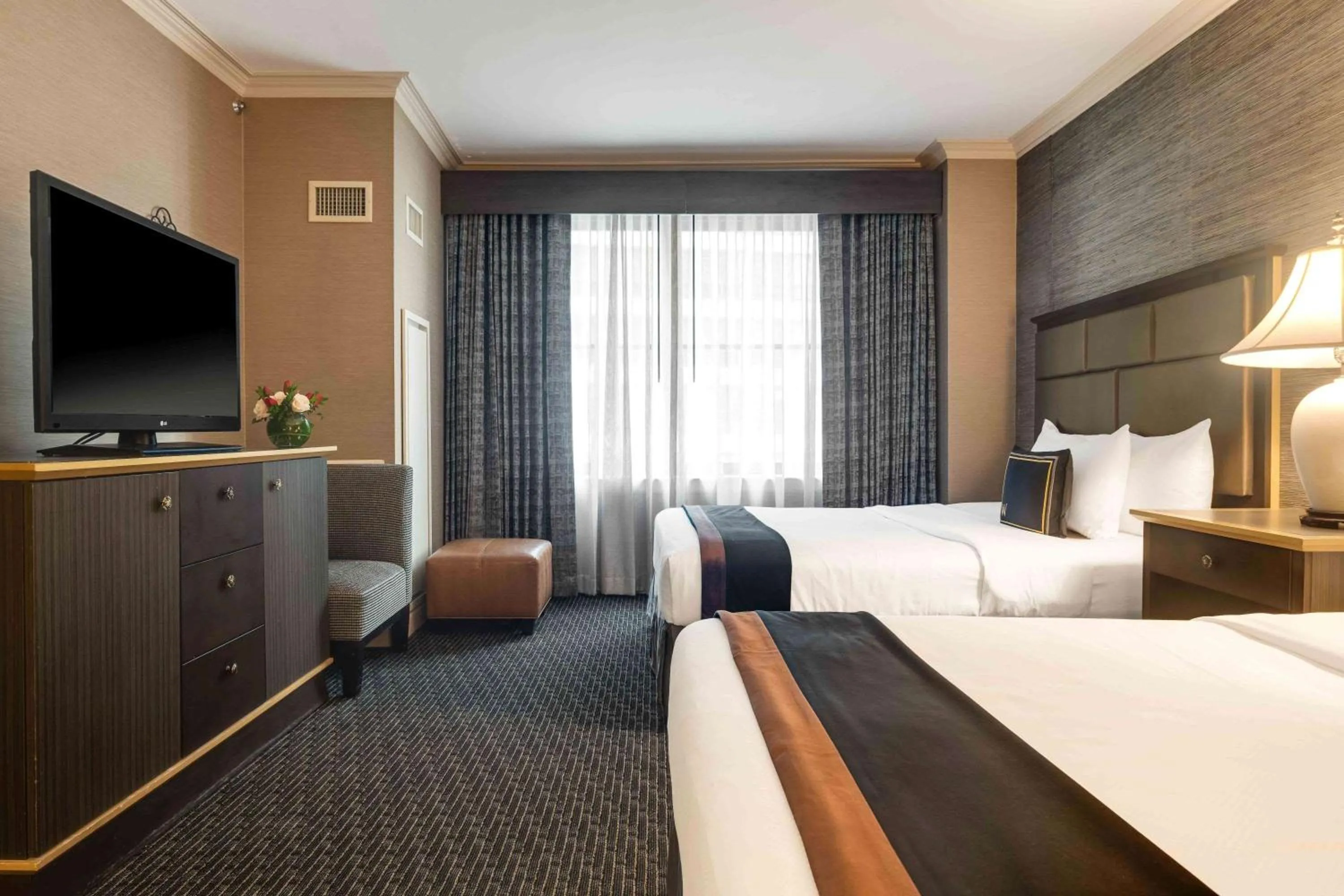 Bedroom, Bed in The Whitehall Hotel - BW Premier Collection