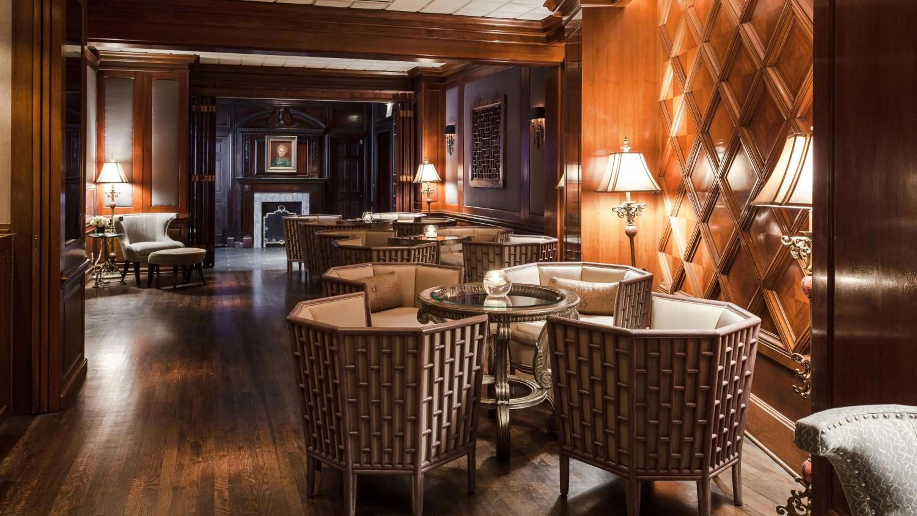 Lounge or bar in The Whitehall Hotel - BW Premier Collection