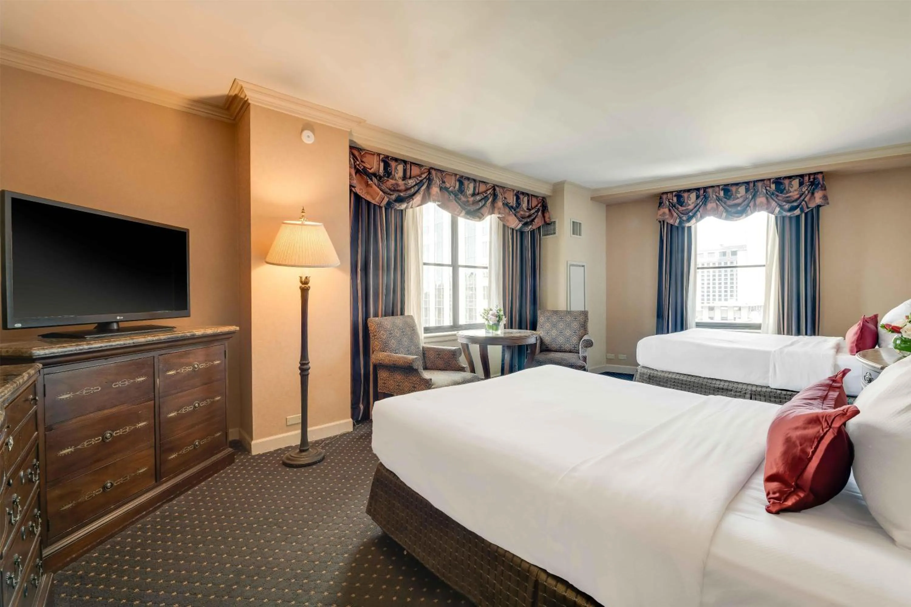 Bedroom, Bed in The Whitehall Hotel - BW Premier Collection