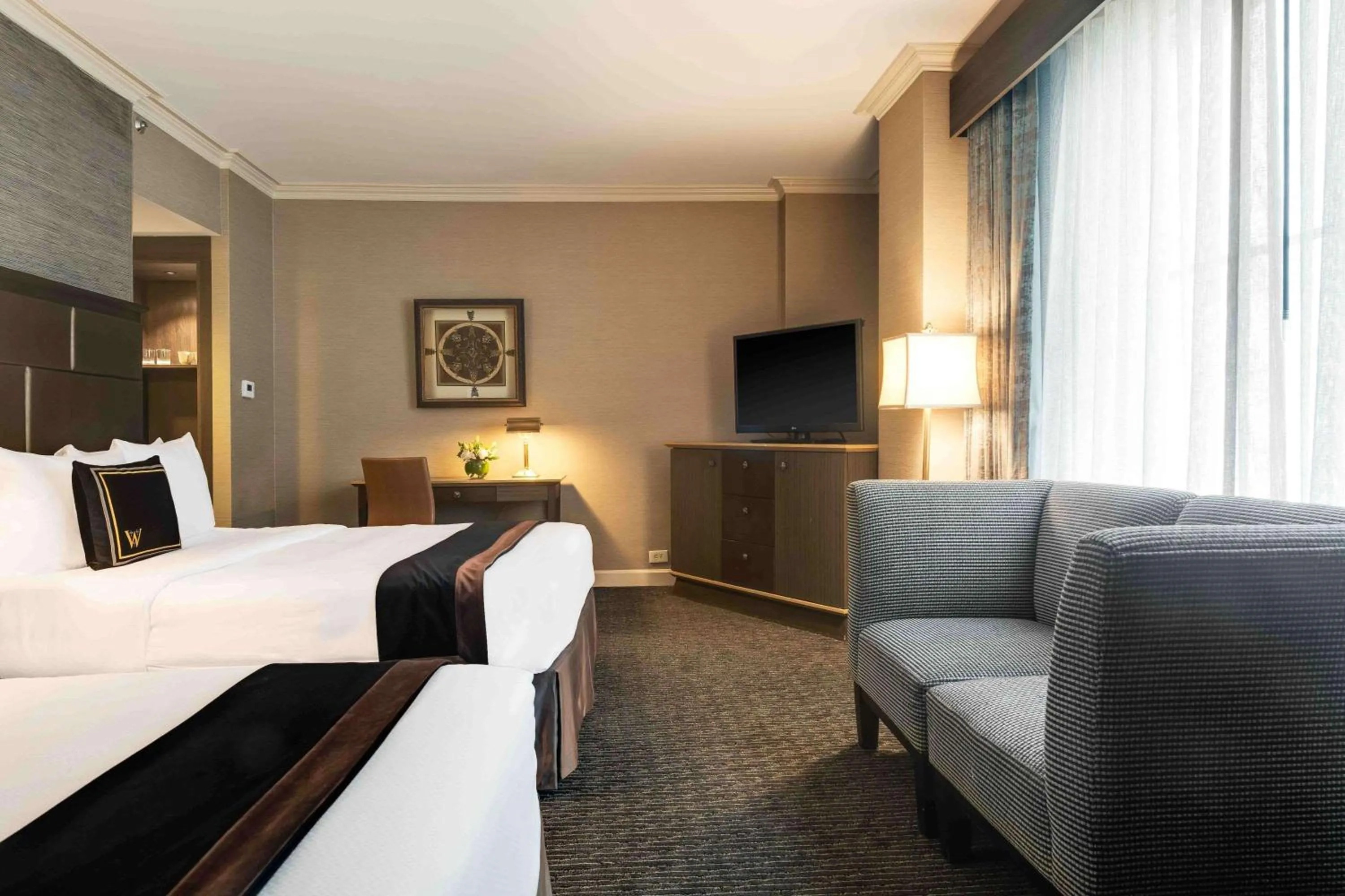 Bedroom, Bed in The Whitehall Hotel - BW Premier Collection