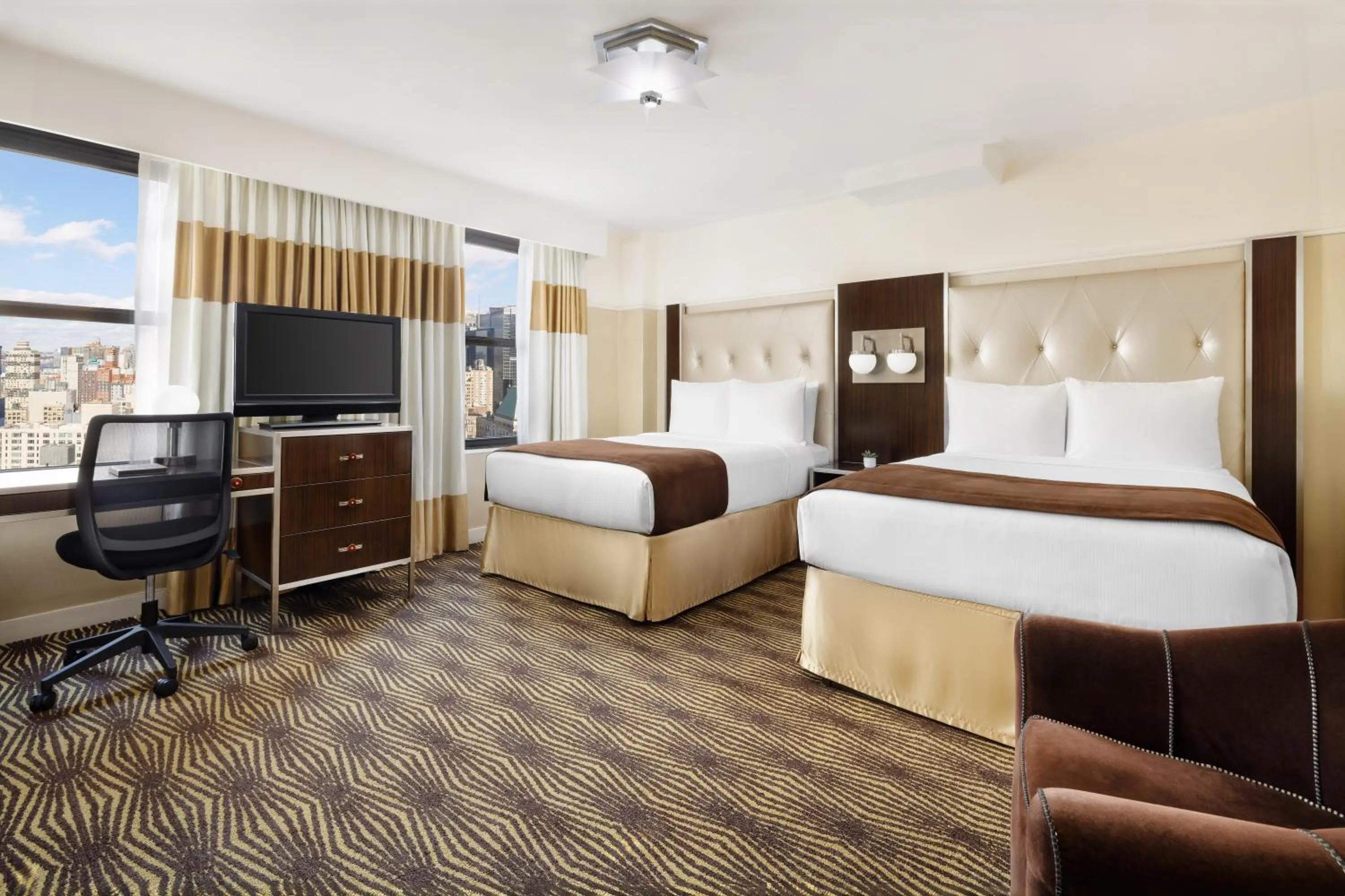 Photo of the whole room, Bed in New Yorker by Lotte Hotels