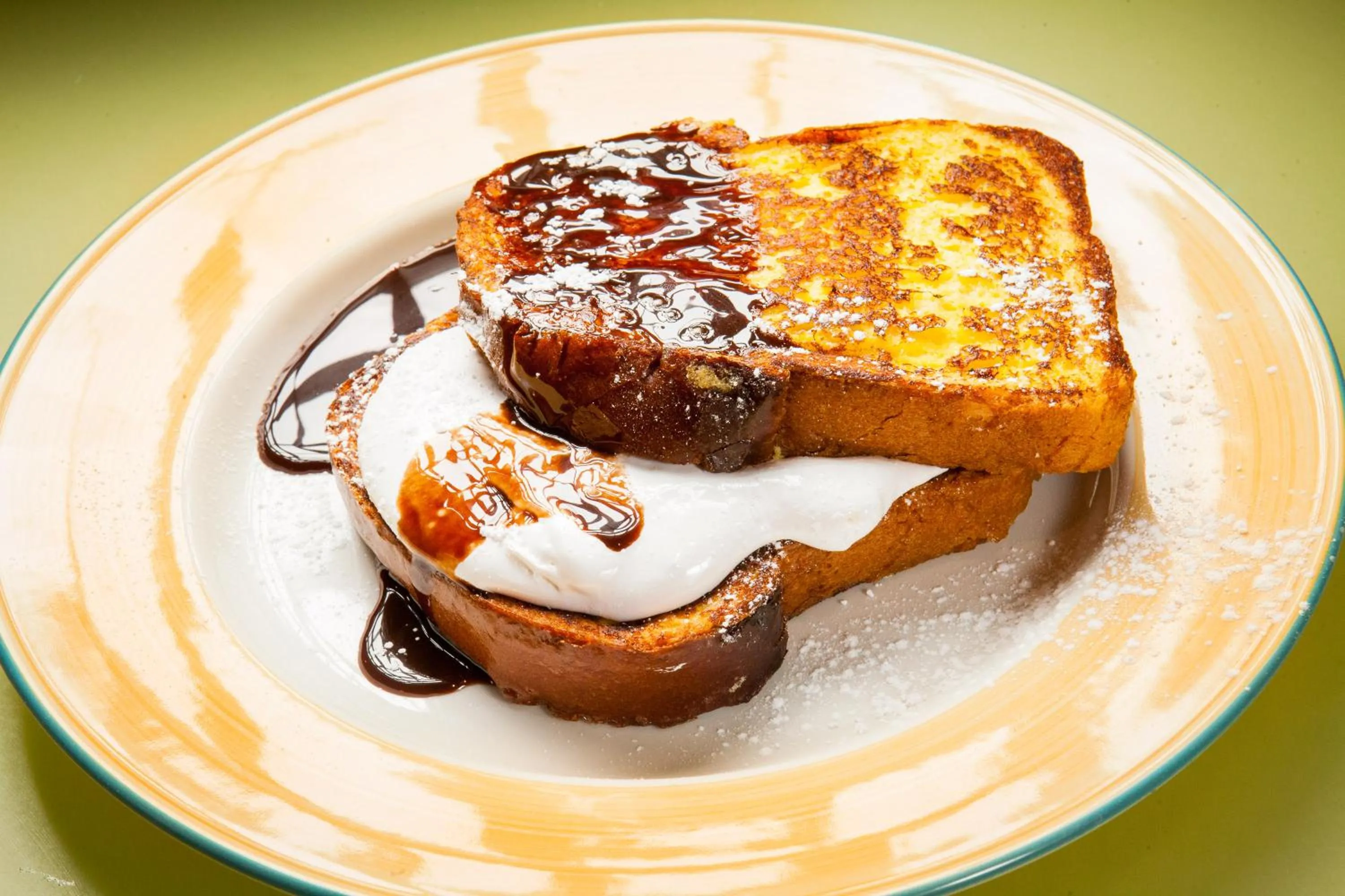 Food and drinks in New Yorker by Lotte Hotels