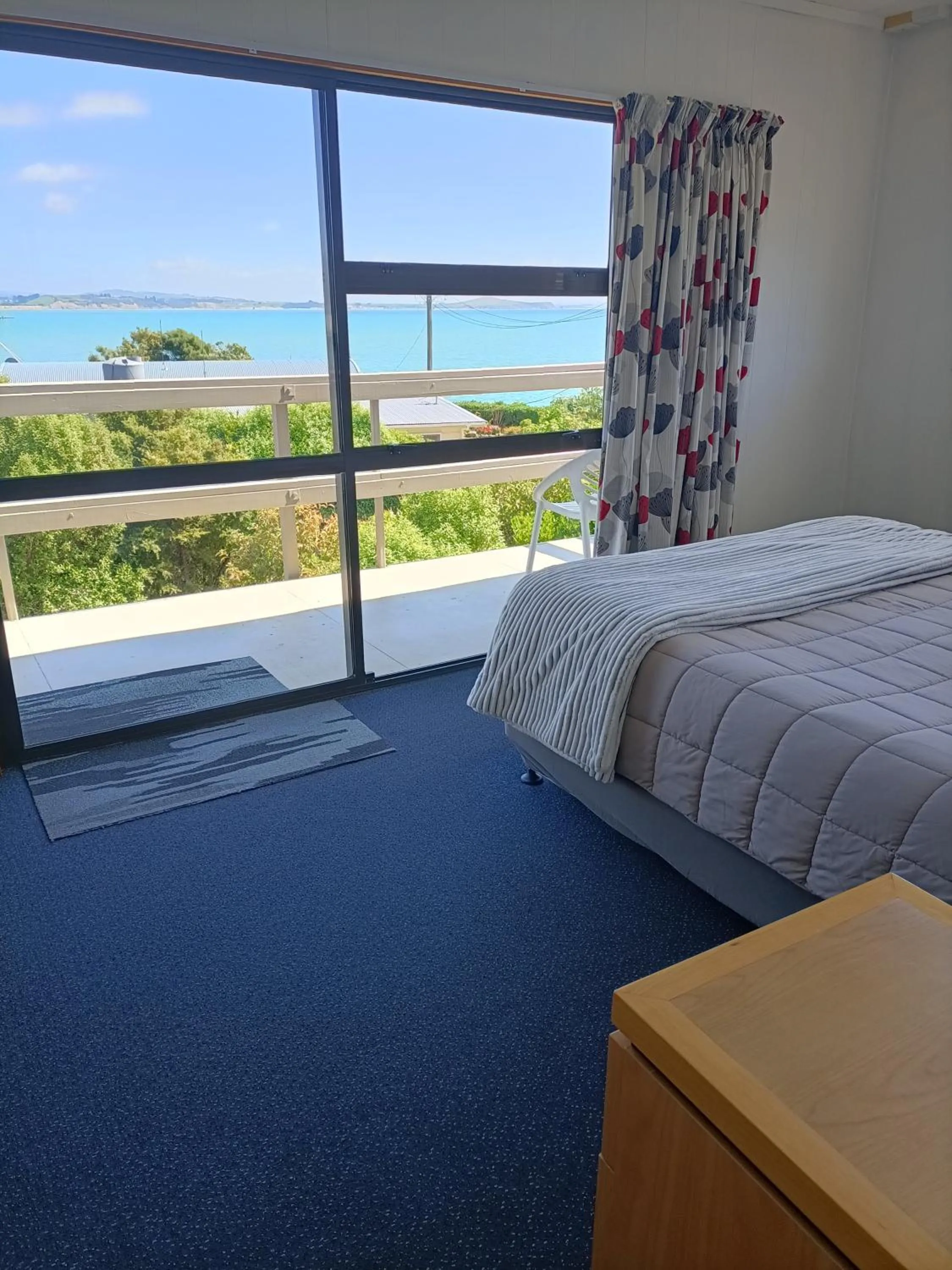 Bed in Moeraki Beach Motels