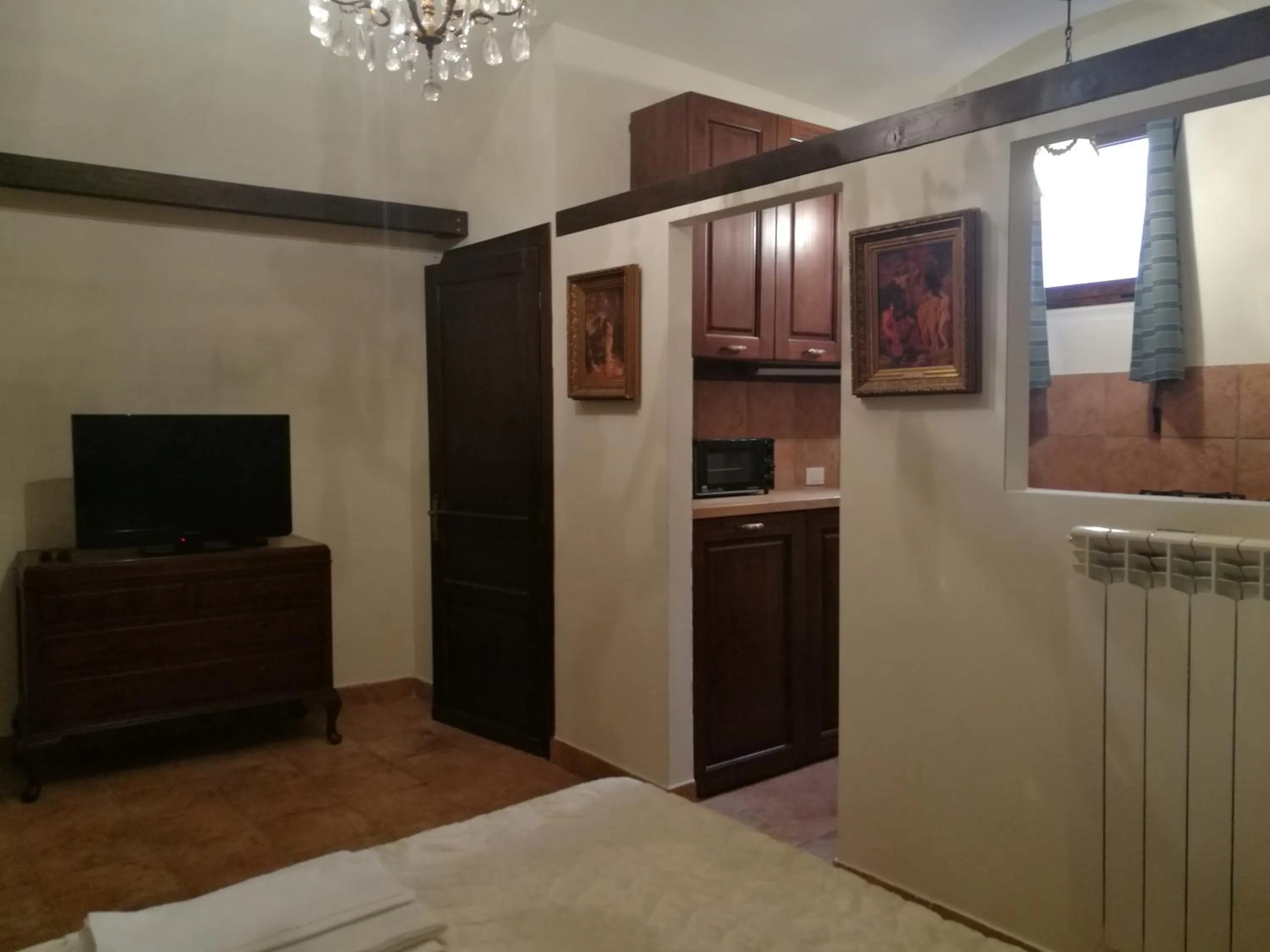 Kitchen or kitchenette, TV/Entertainment Center in Legacy