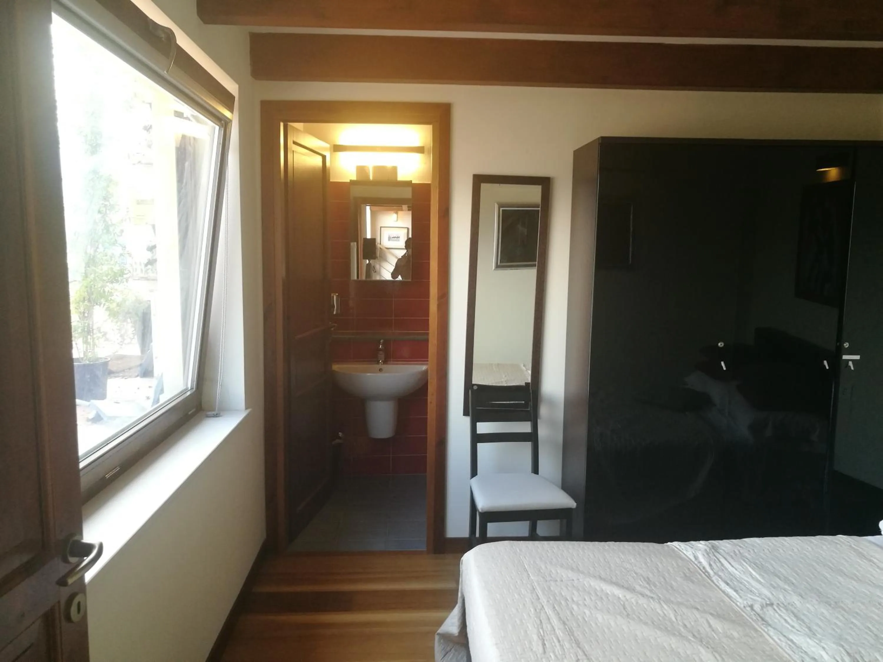 Bathroom, Bed in Legacy