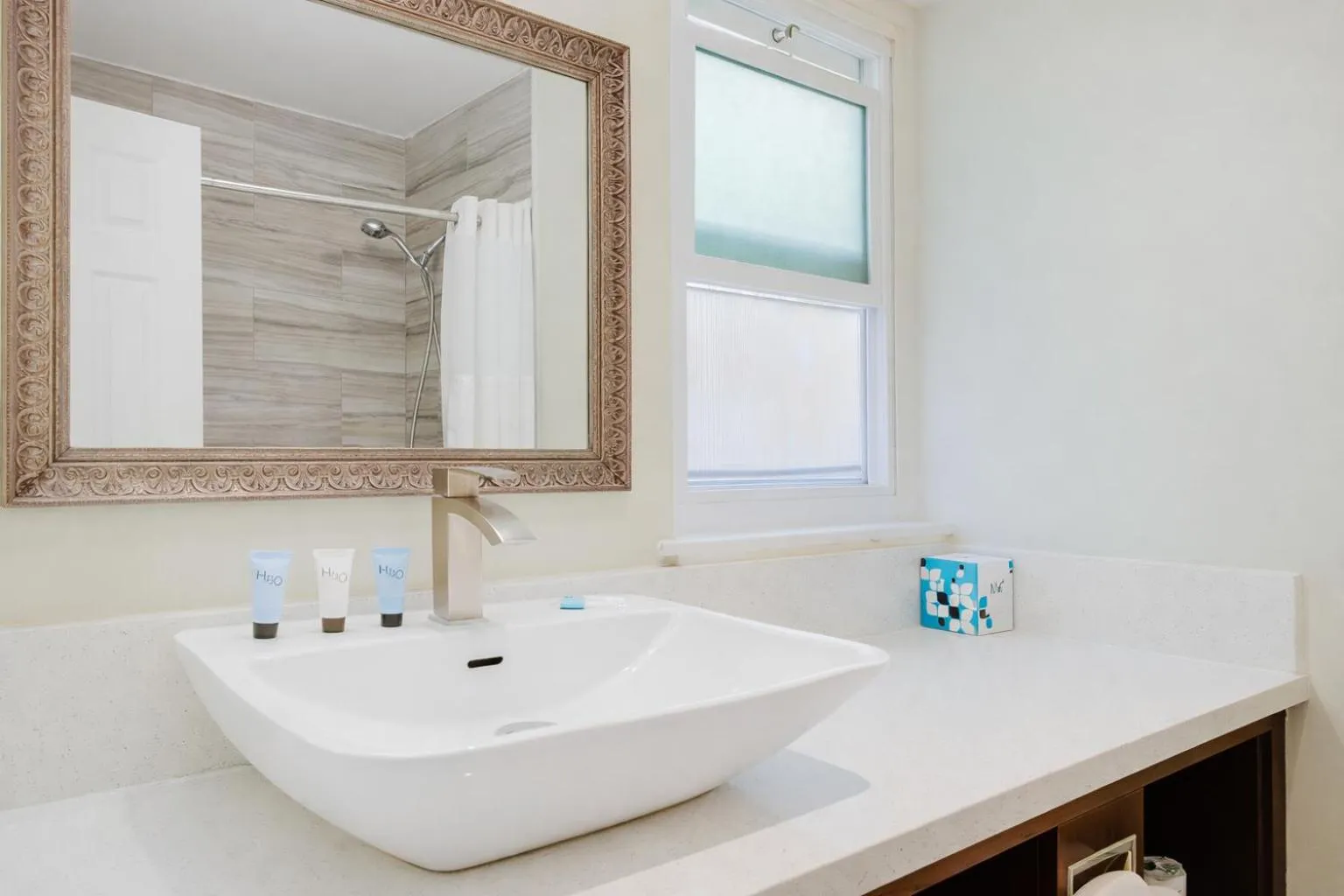 Bathroom in The Atwood Hotel San Diego - SeaWorld/Zoo