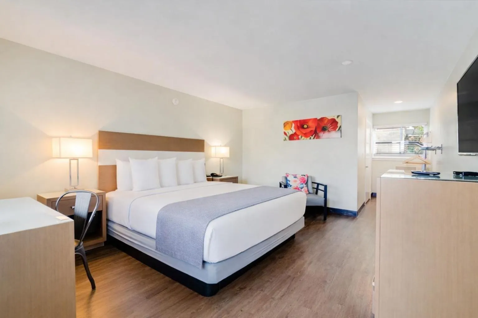 Bedroom, Bed in The Atwood Hotel San Diego - SeaWorld/Zoo