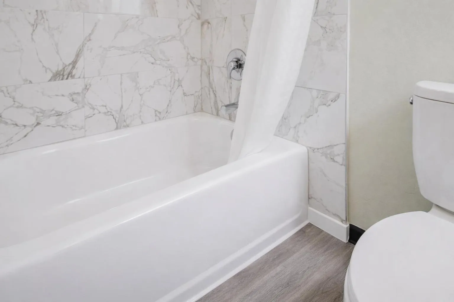 Bathroom in The Atwood Hotel San Diego - SeaWorld/Zoo