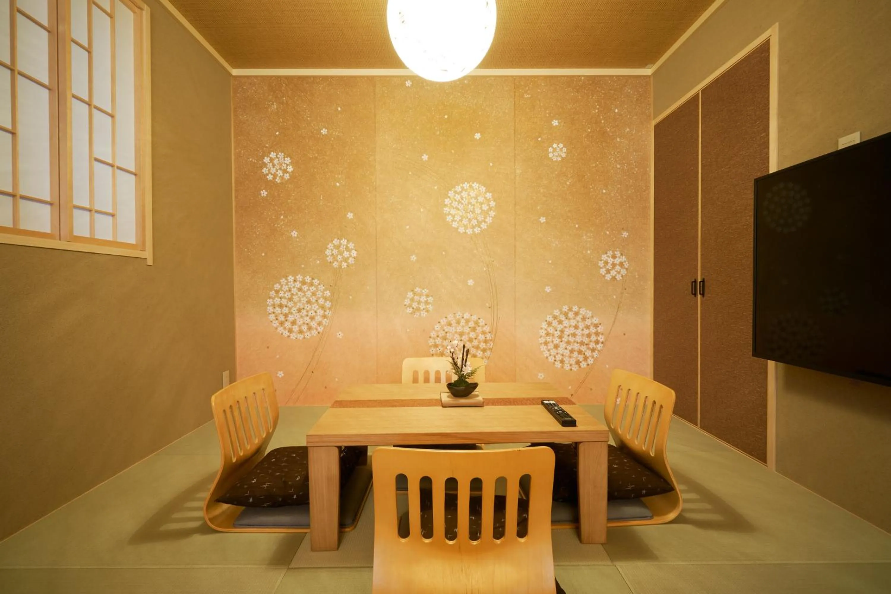 Seating area in プライベートホテル 四季の彩