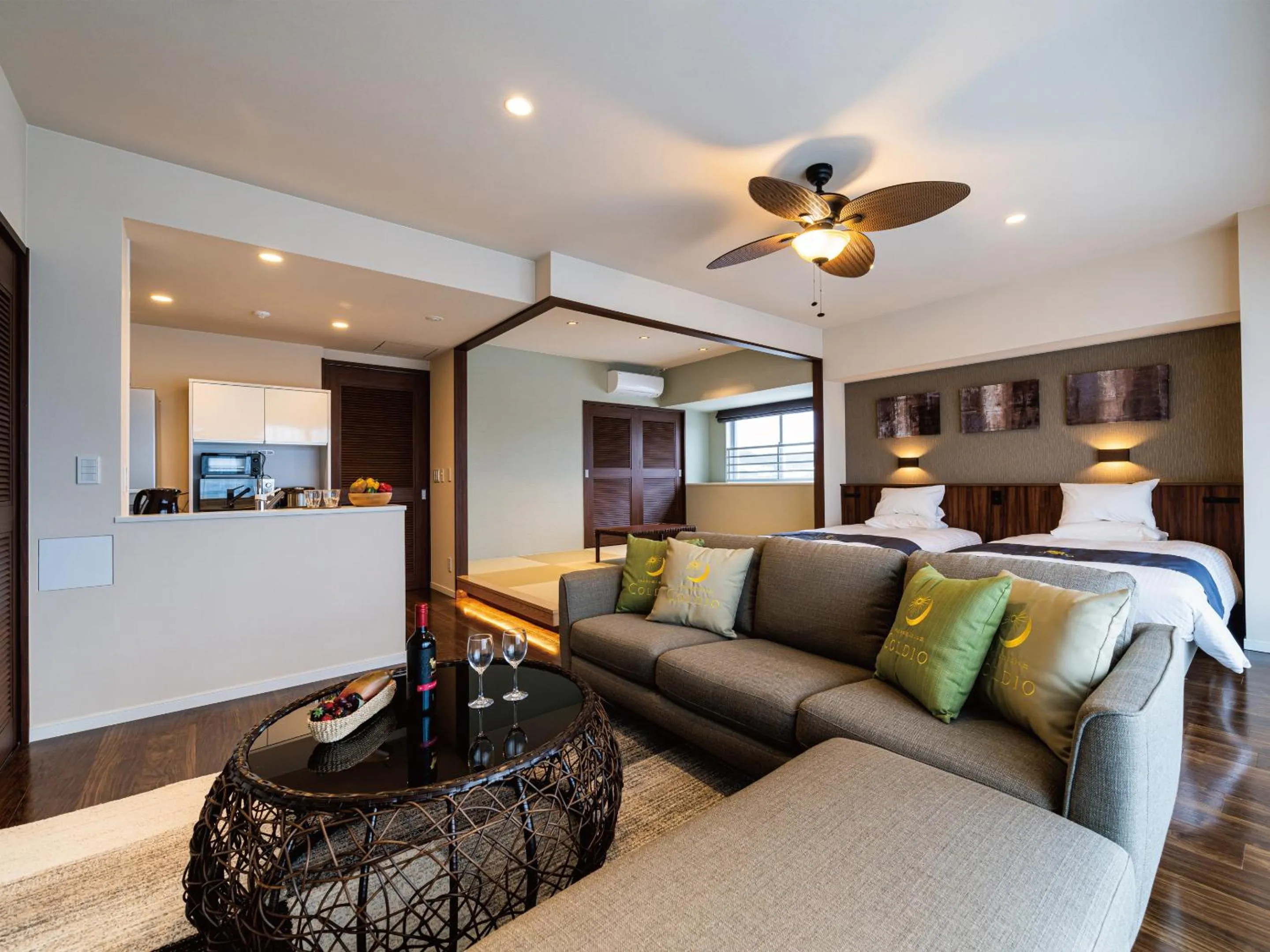 Living room in Aqua Palace Chatan by Coldio Premium