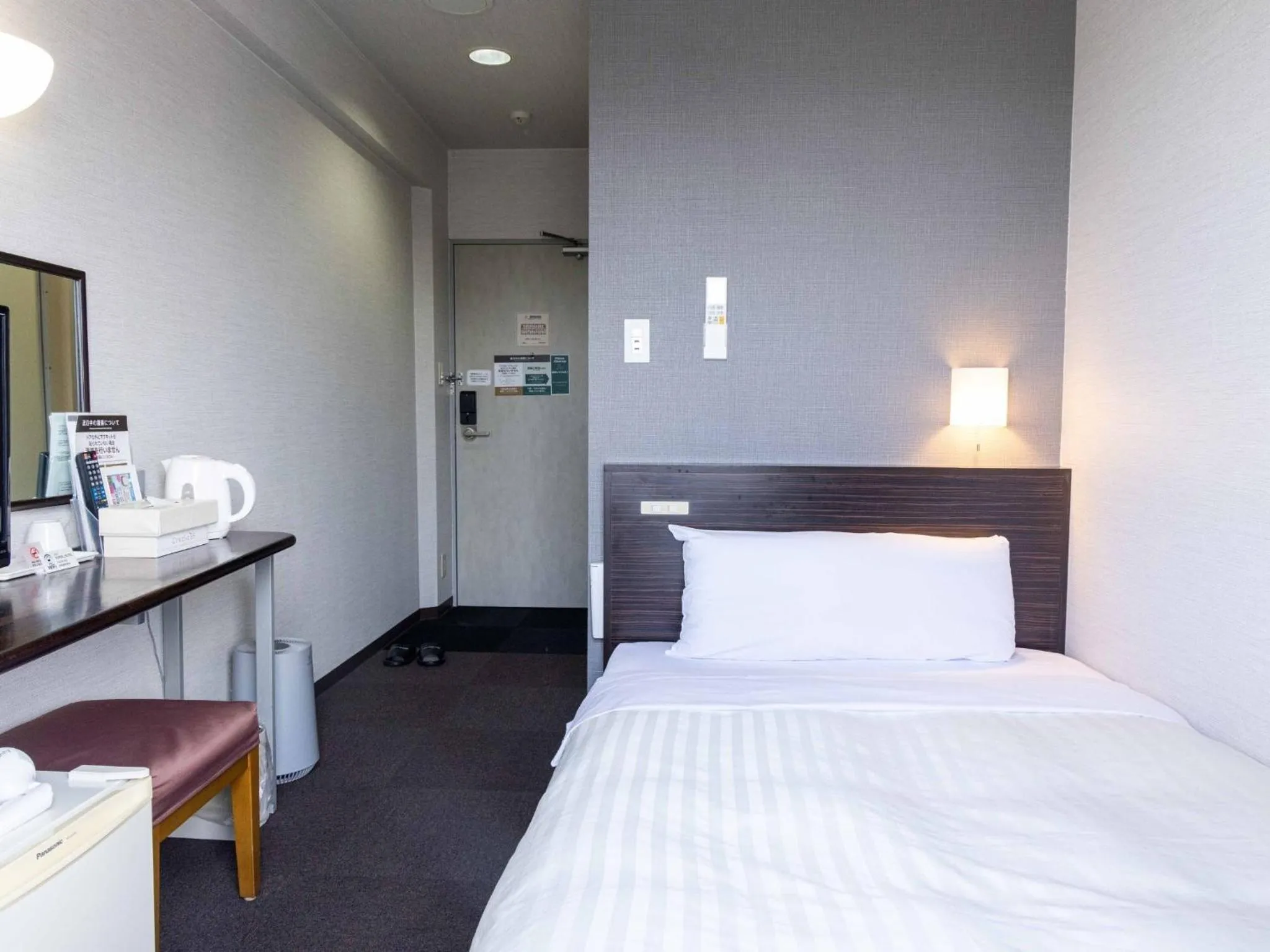 Photo of the whole room, Bed in Super Hotel Matsusaka