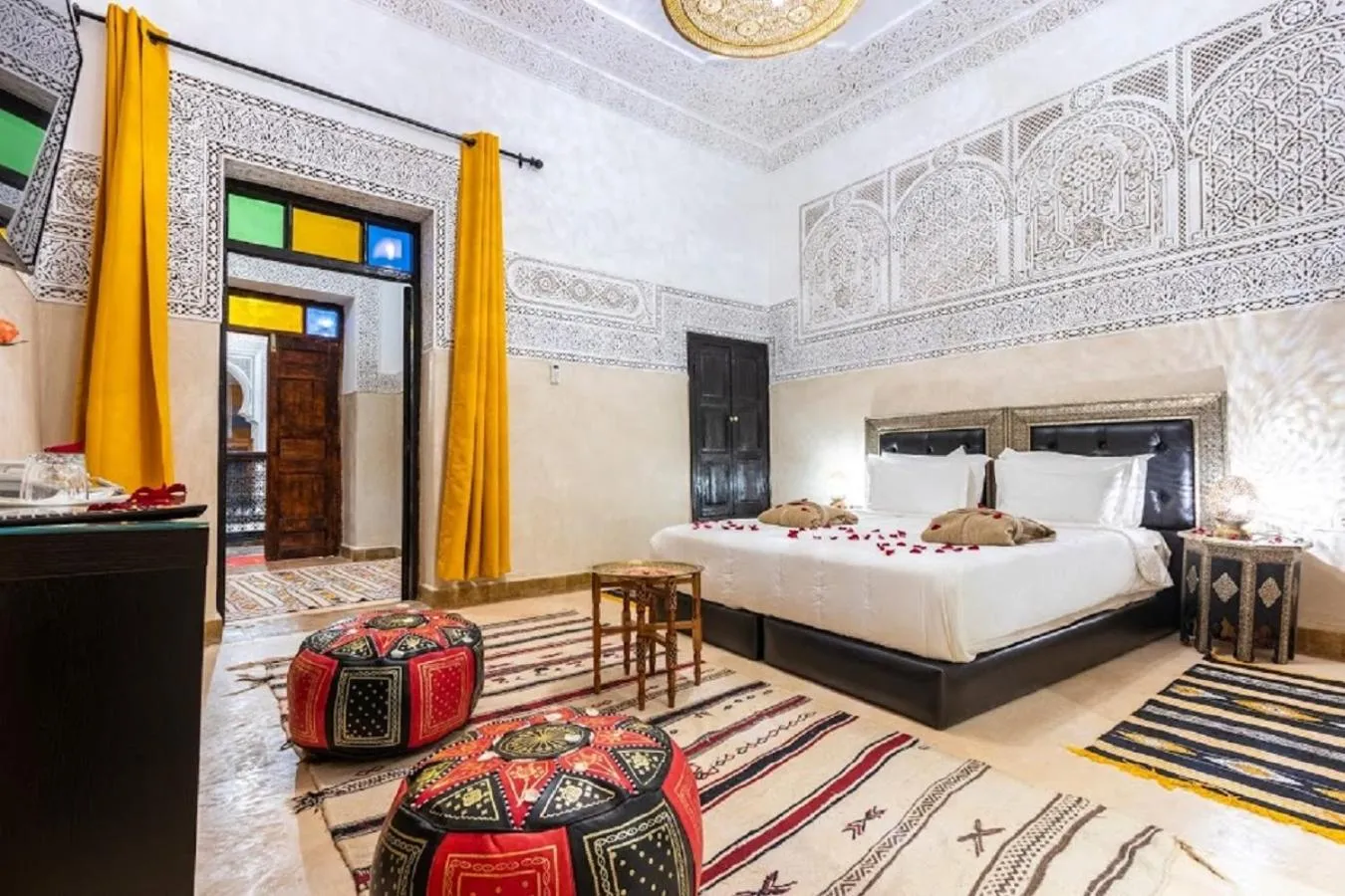 Photo of the whole room, Bed in Riad Medina Art & Suites