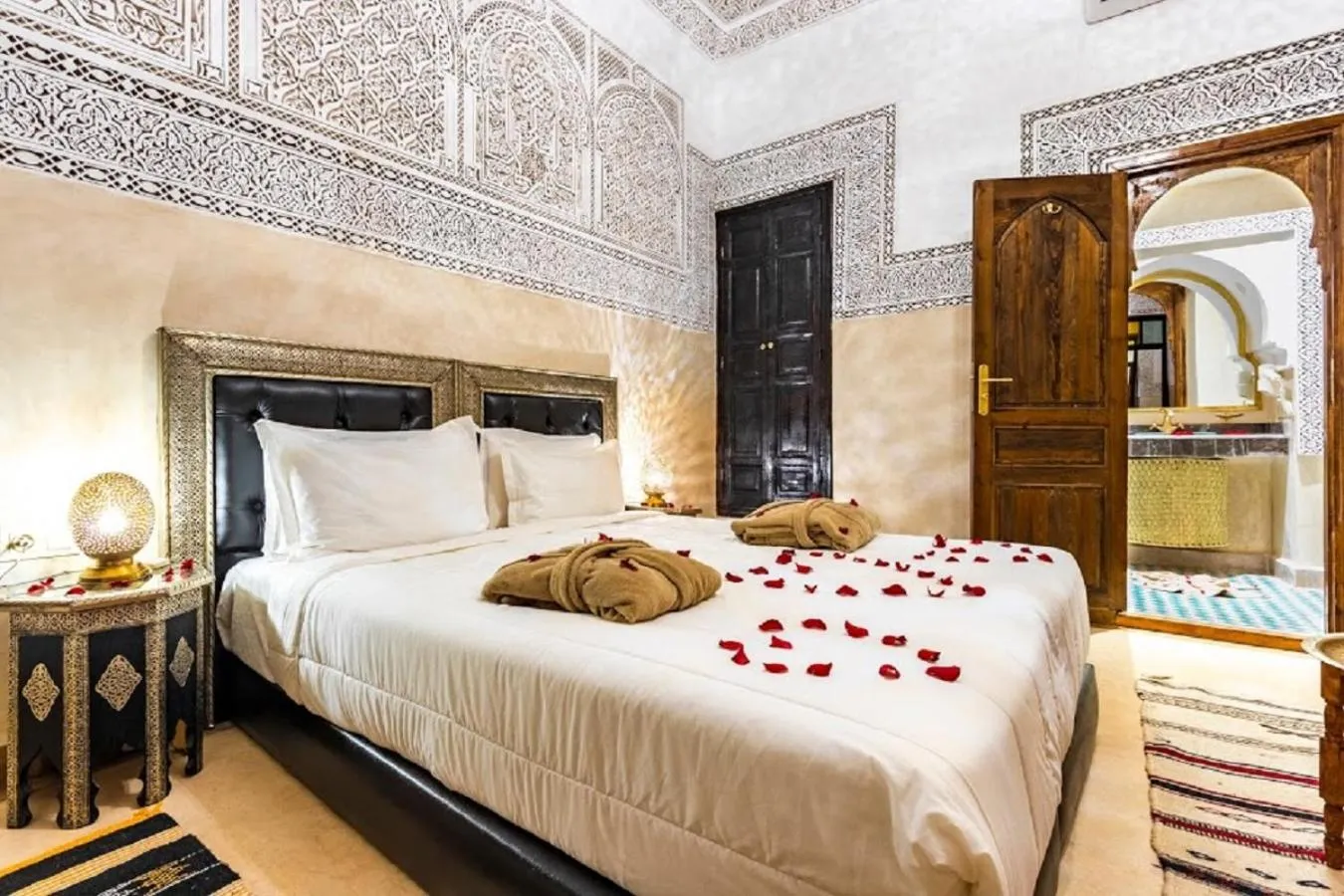 Photo of the whole room, Bed in Riad Medina Art & Suites