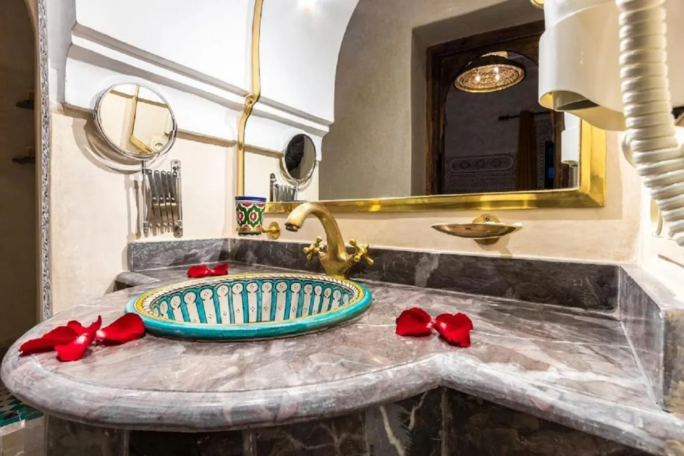 Bathroom in Riad Medina Art & Suites