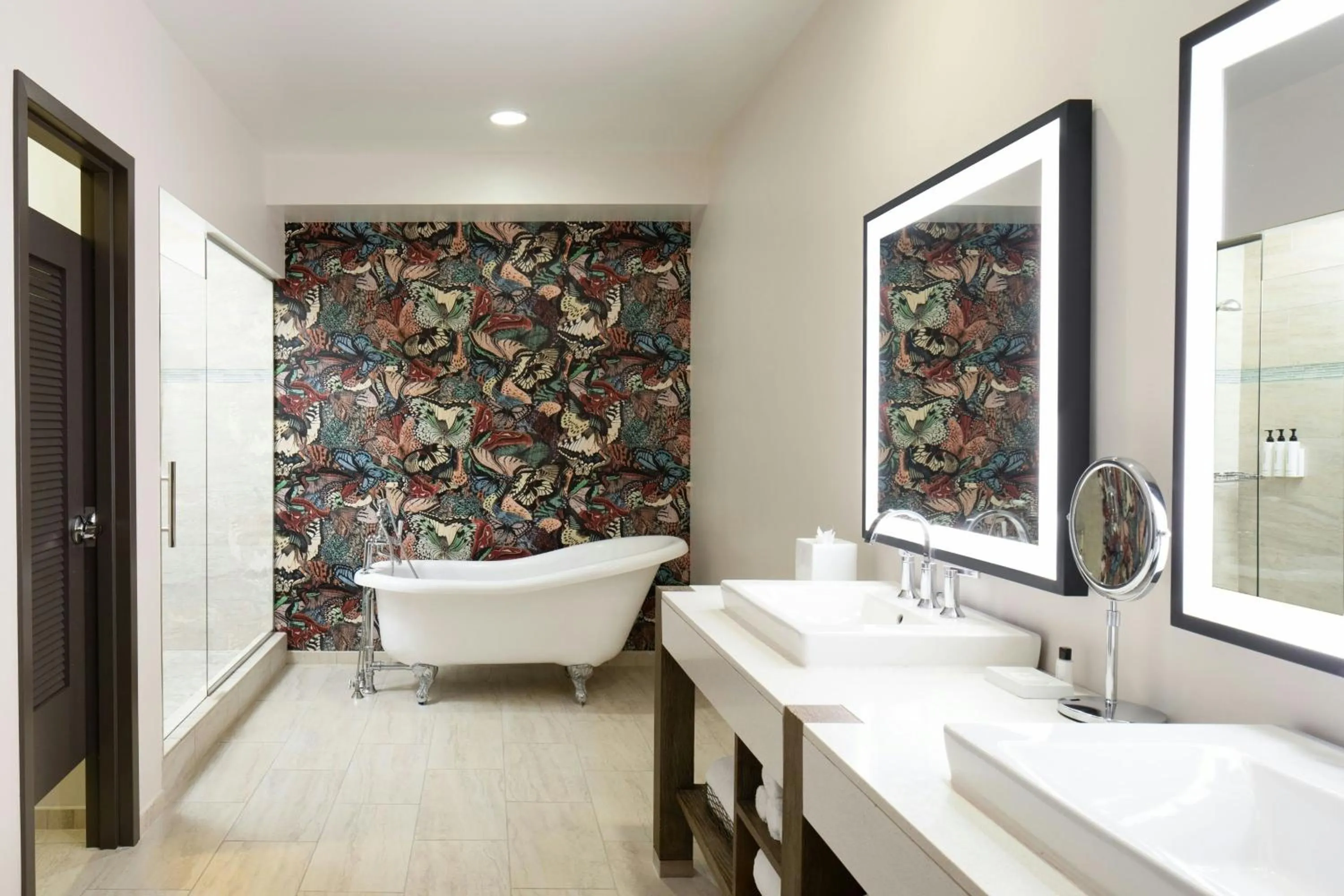 Bathroom in Hotel Tonnelle New Orleans, a Tribute Portfolio Hotel