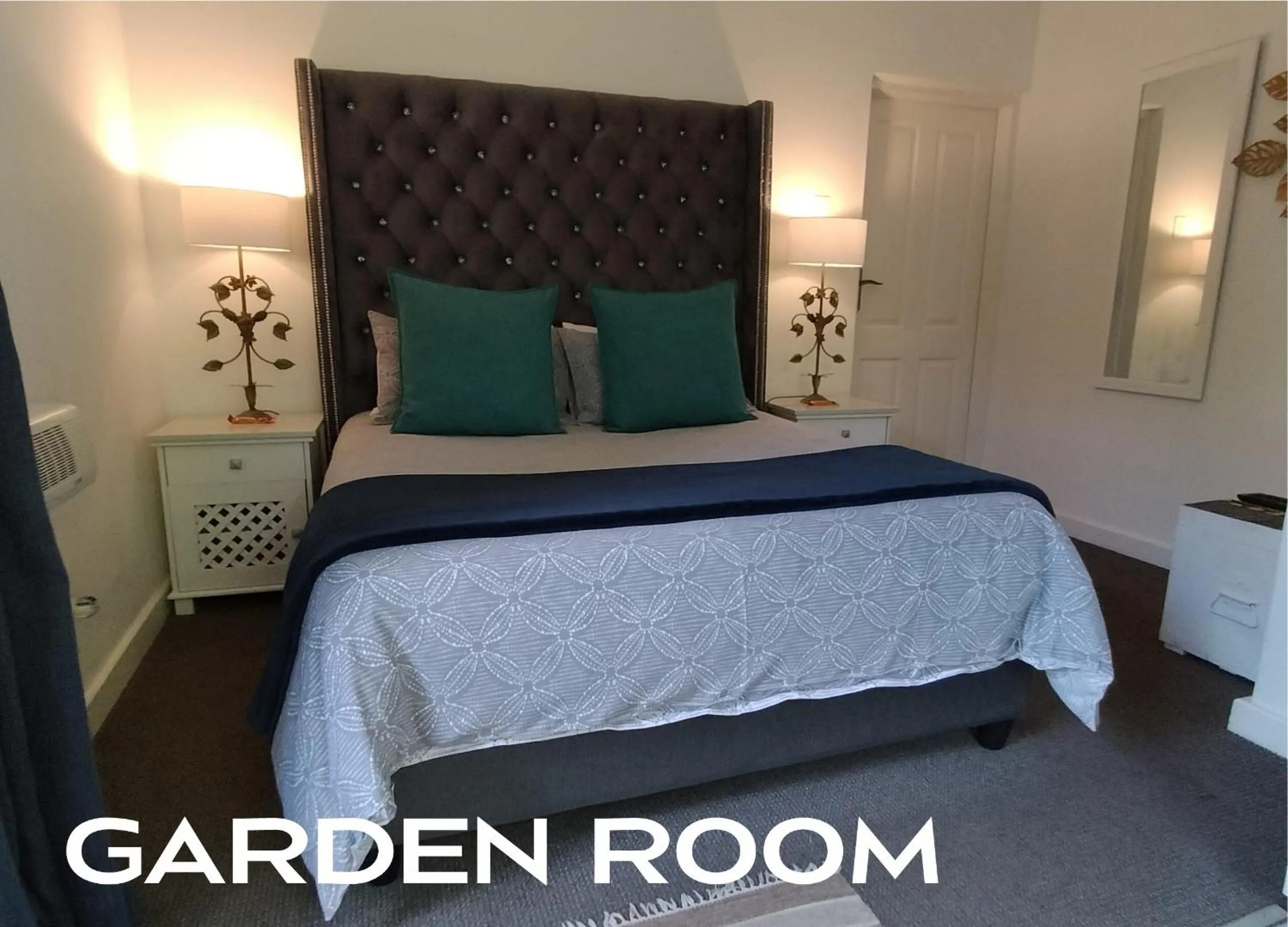 Bedroom, Bed in Hadeda Hall