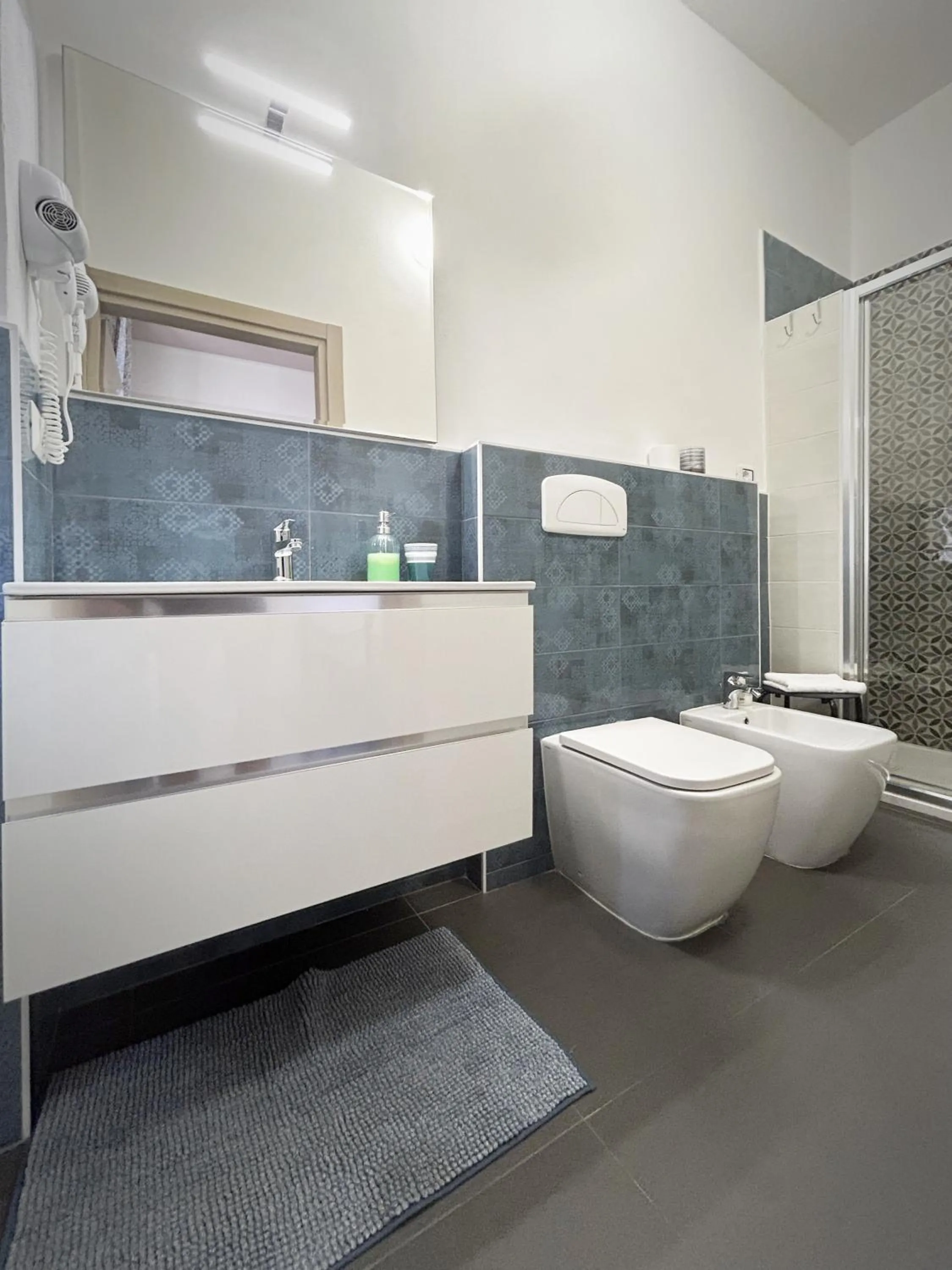 Bathroom in Affittacamere Everest