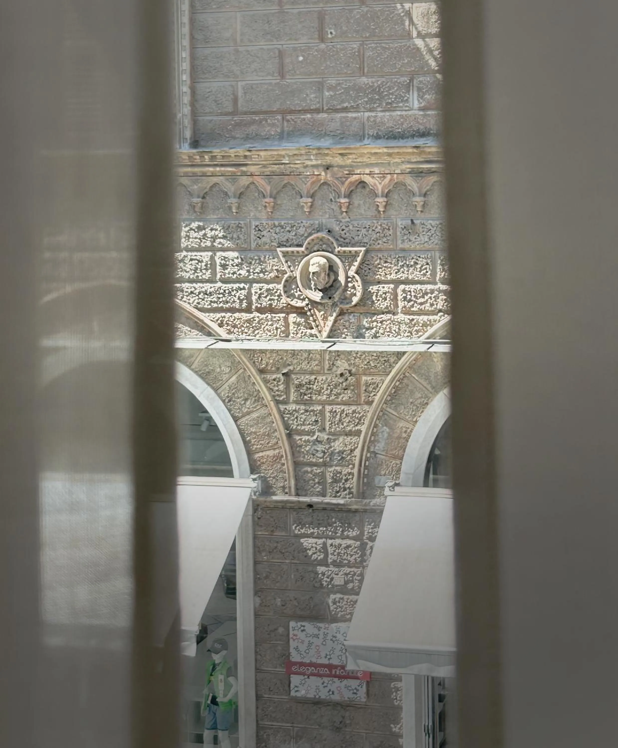 Property building in Affittacamere Everest