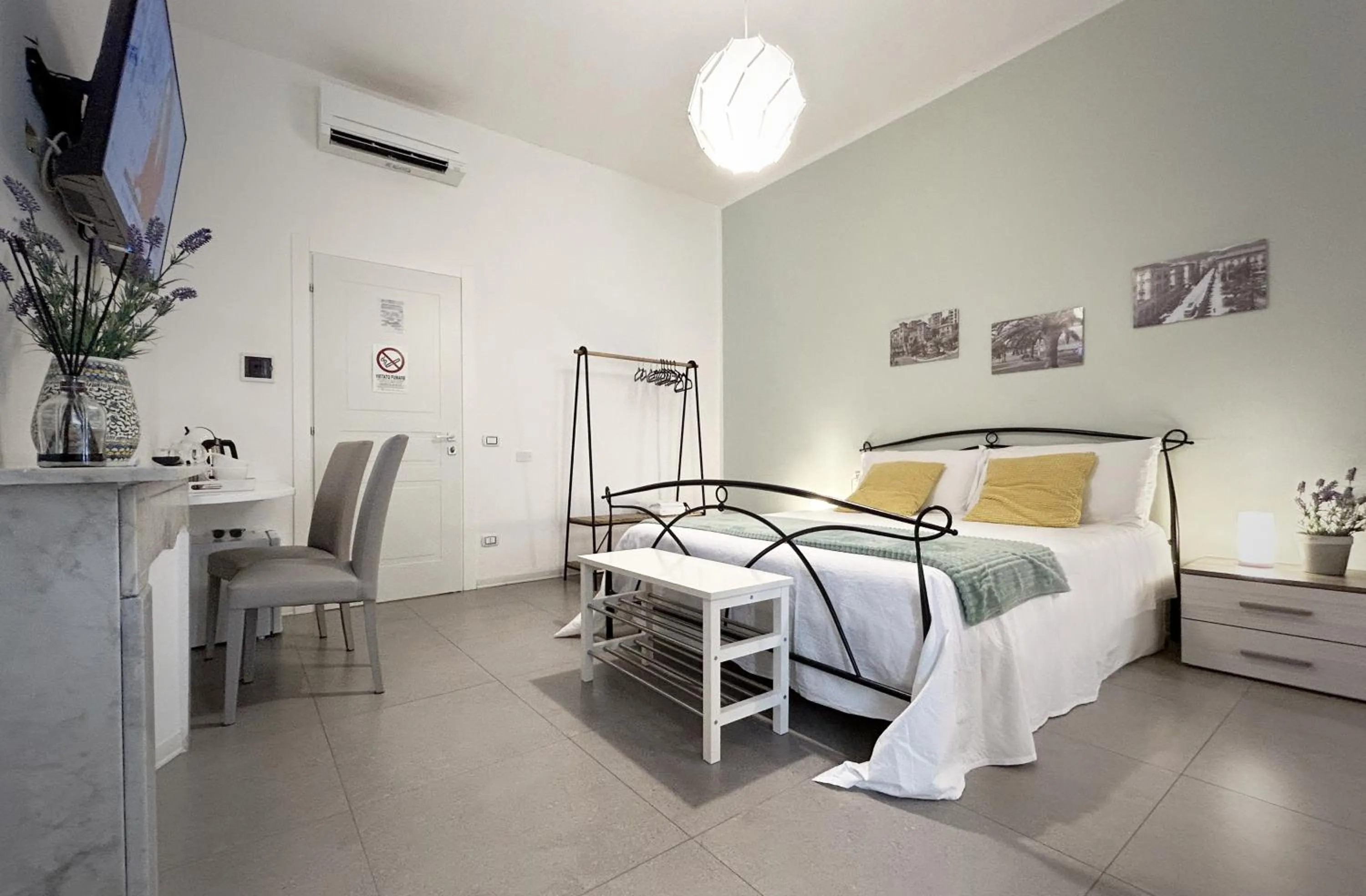 Bedroom, Bed in Affittacamere Everest