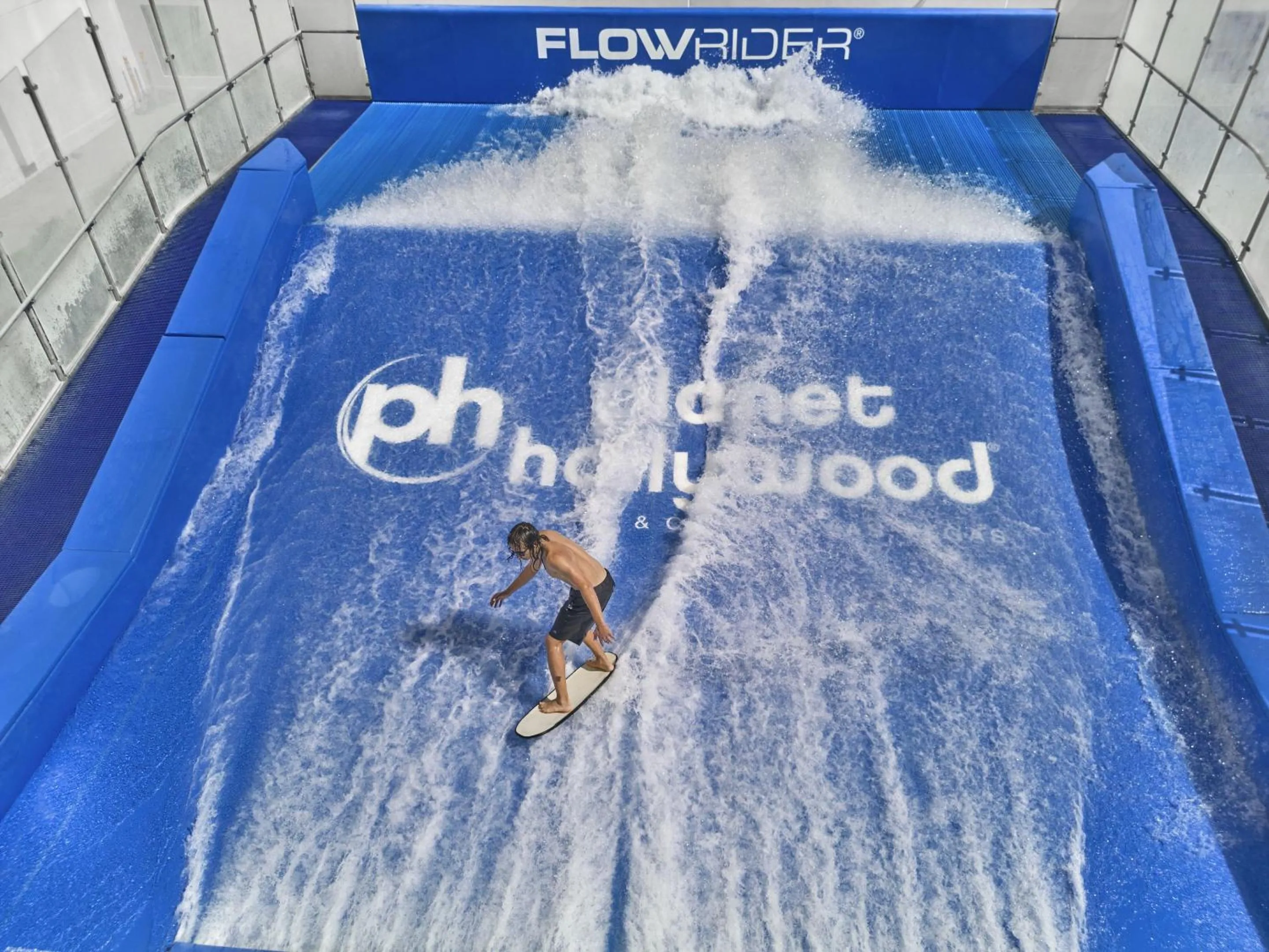 Swimming pool in Planet Hollywood Resort & Casino