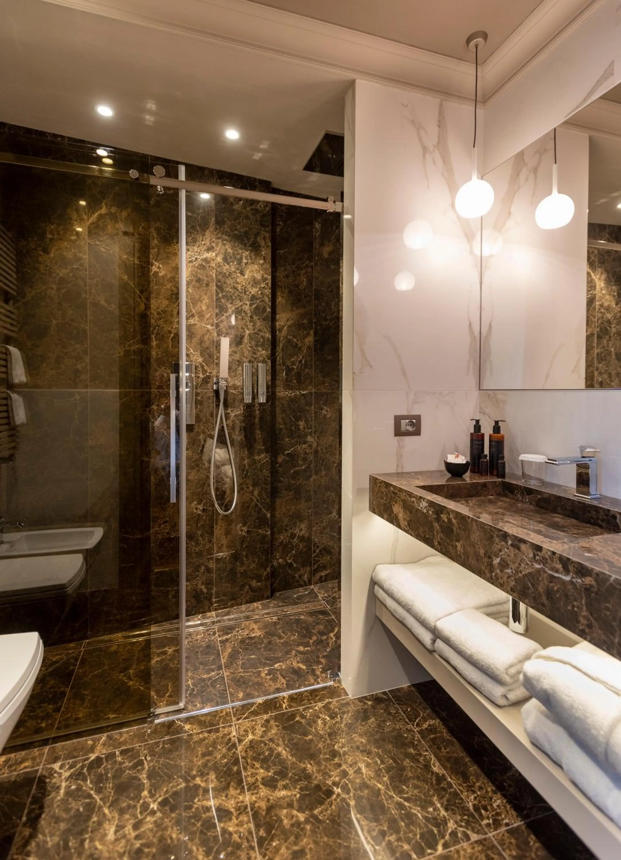 Shower in Dimora Cordero