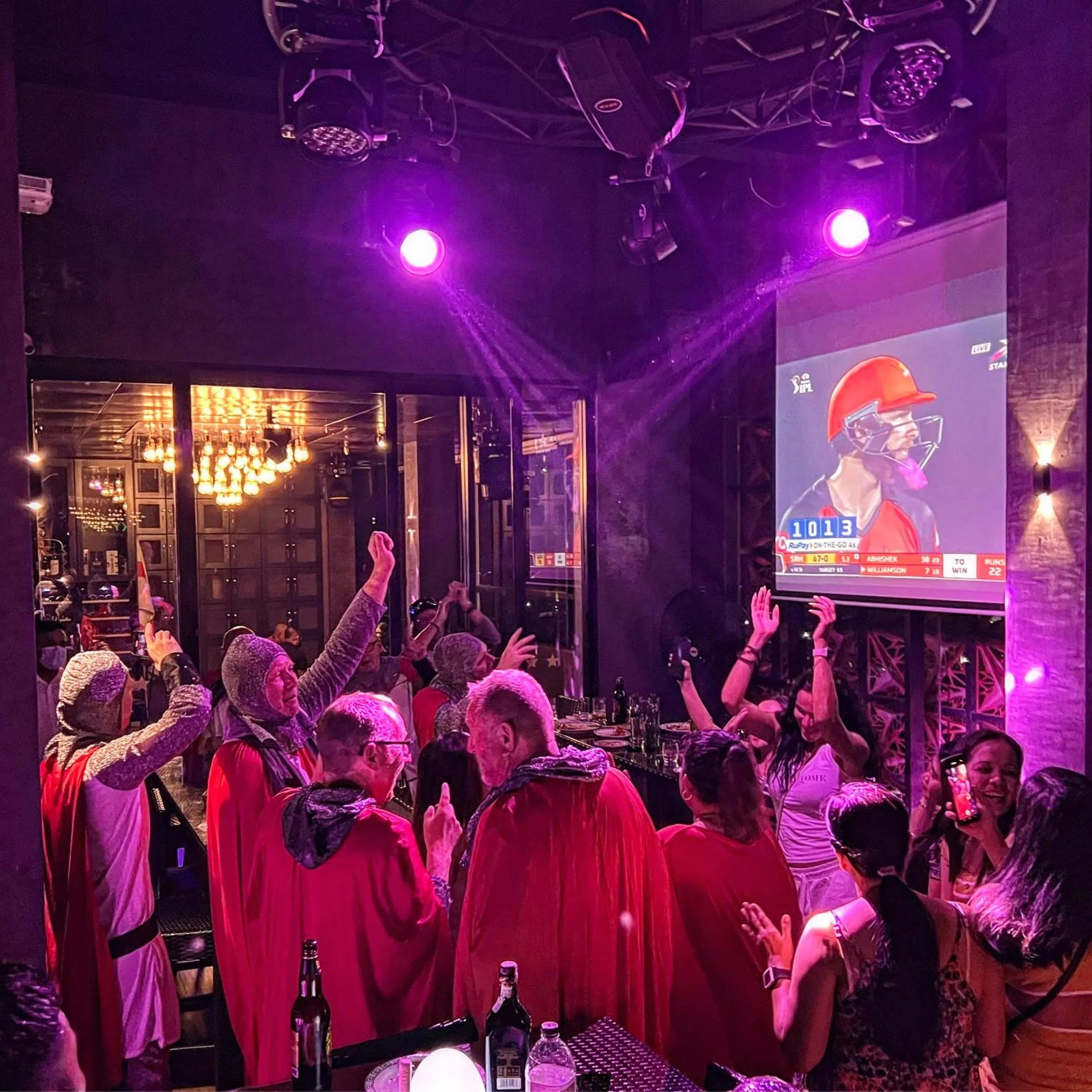 Nightclub / DJ in Regal Réseau Hotel & Spa