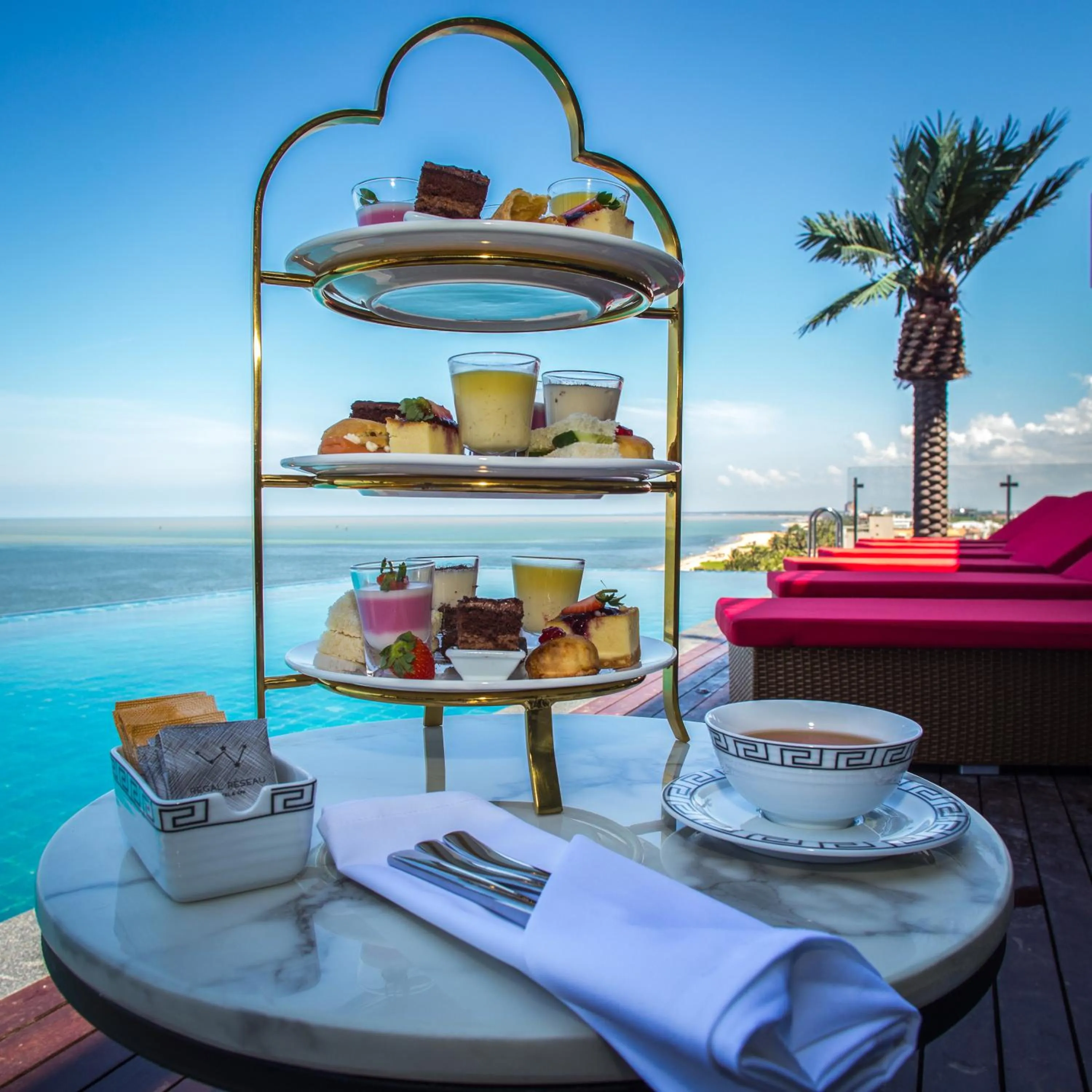 Food and drinks in Regal Réseau Hotel & Spa