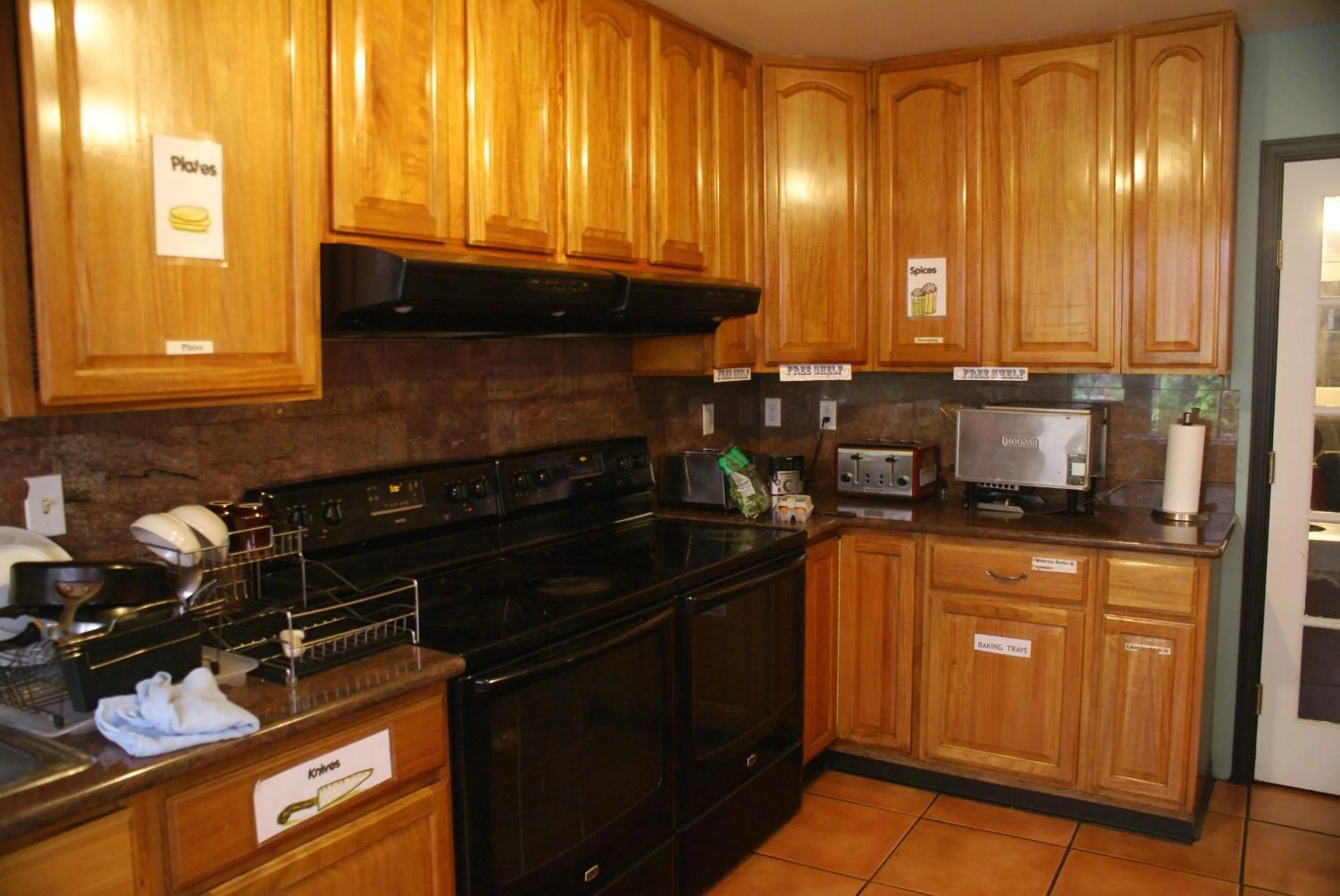 Kitchen or kitchenette in Adelaide Hostel