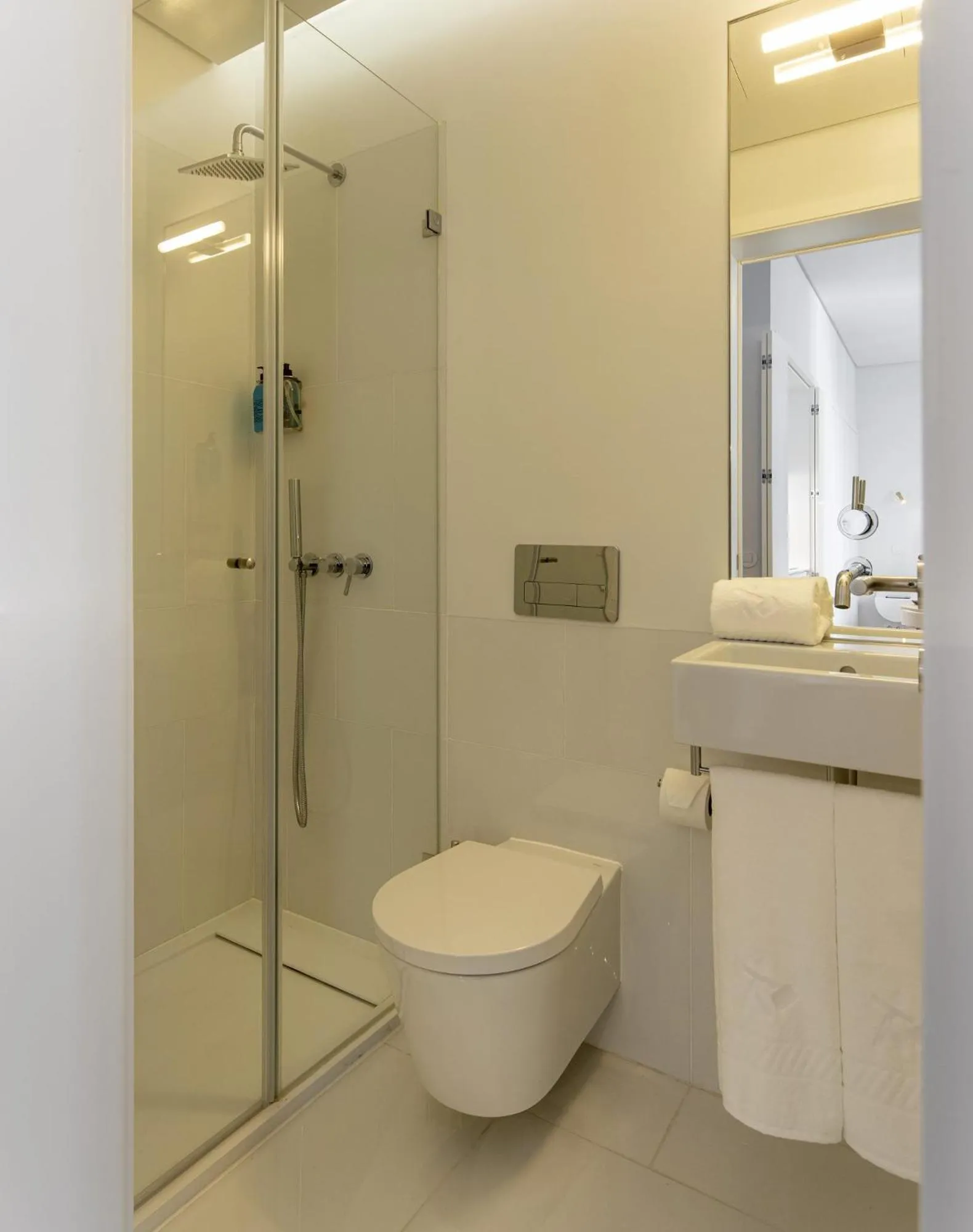 Bathroom in Lisbon Serviced Apartments - Madalena