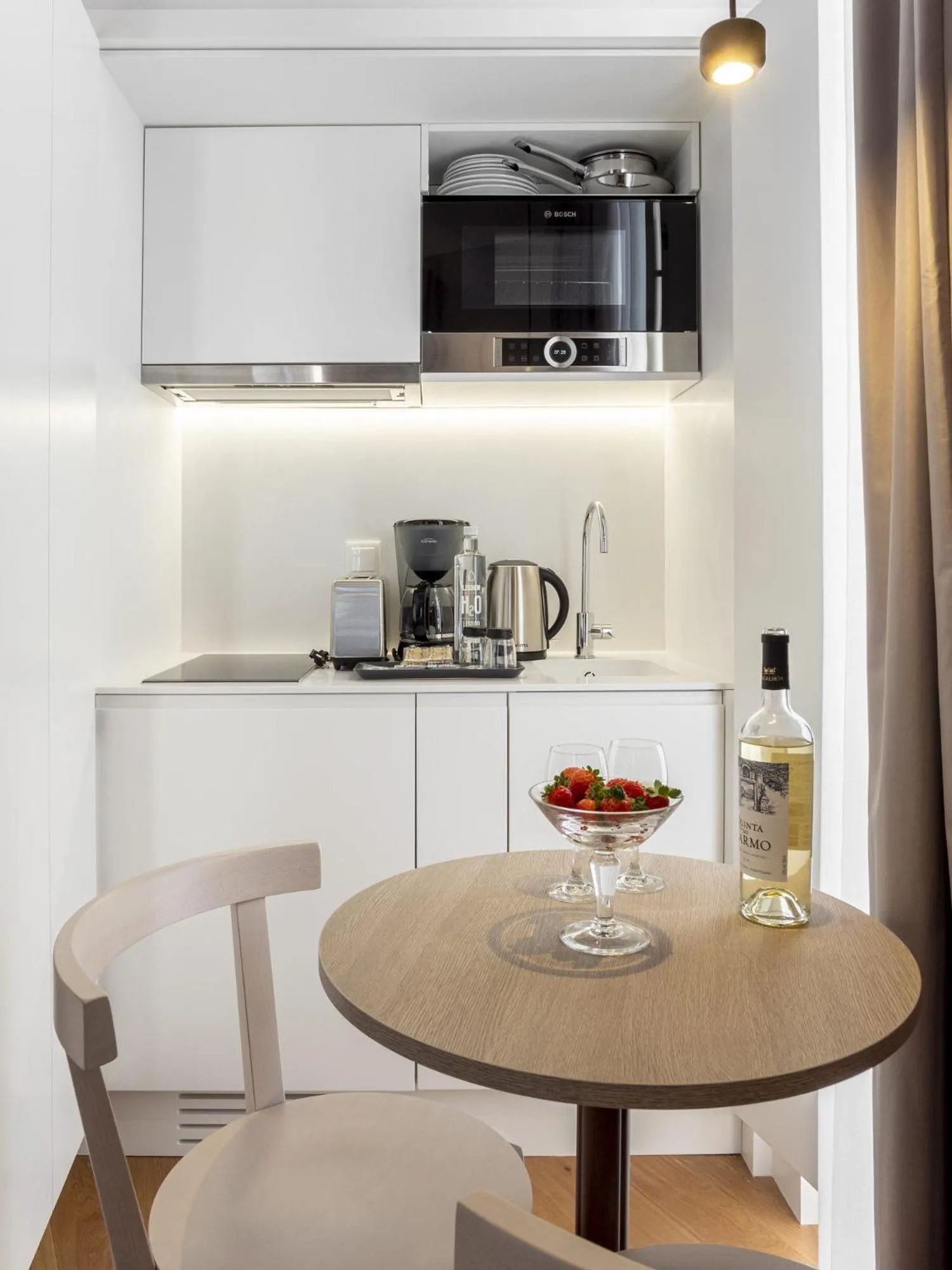 Kitchen or kitchenette in Lisbon Serviced Apartments - Madalena