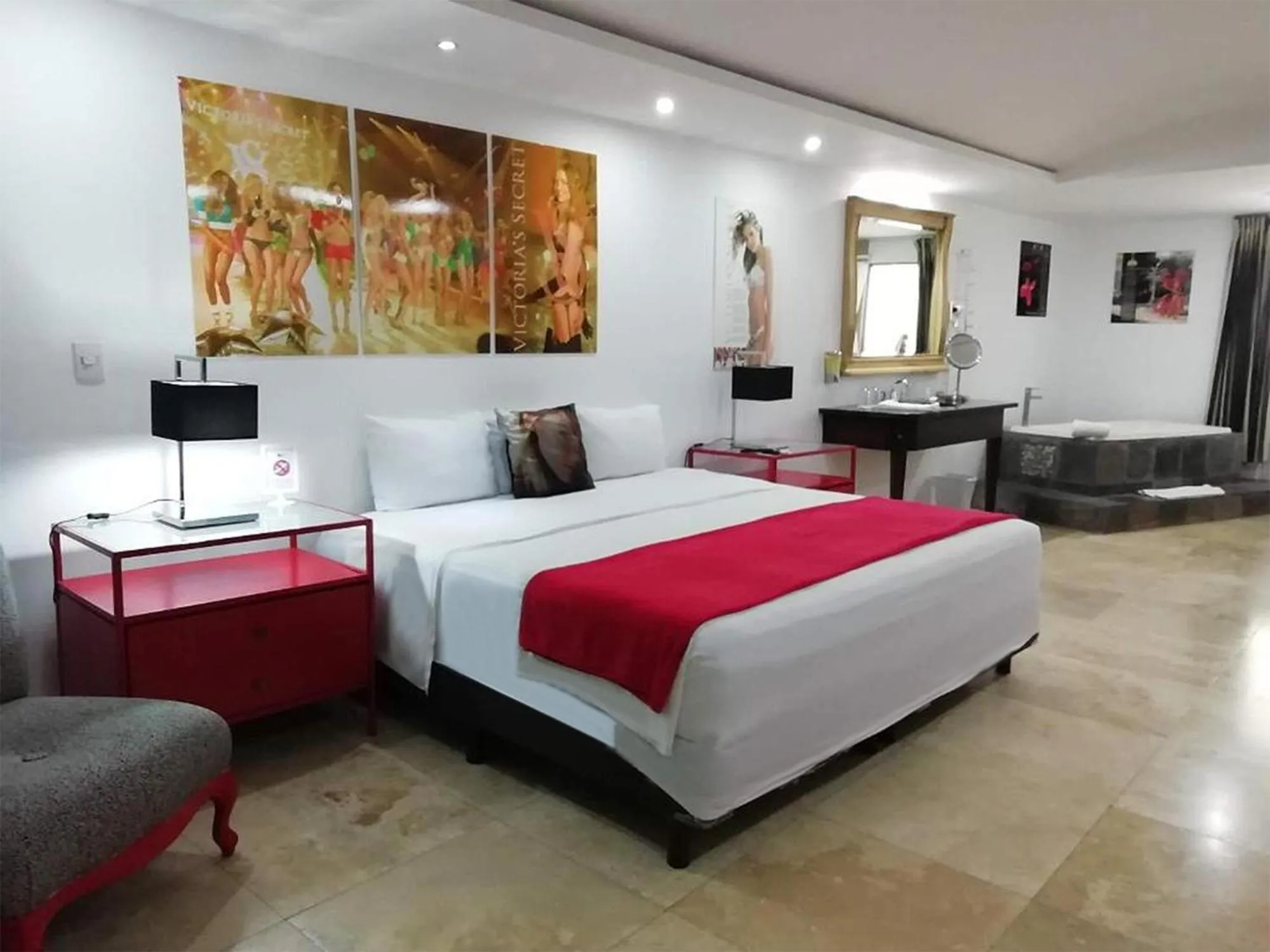 Photo of the whole room, Bed in Spazio Boutique Hotel