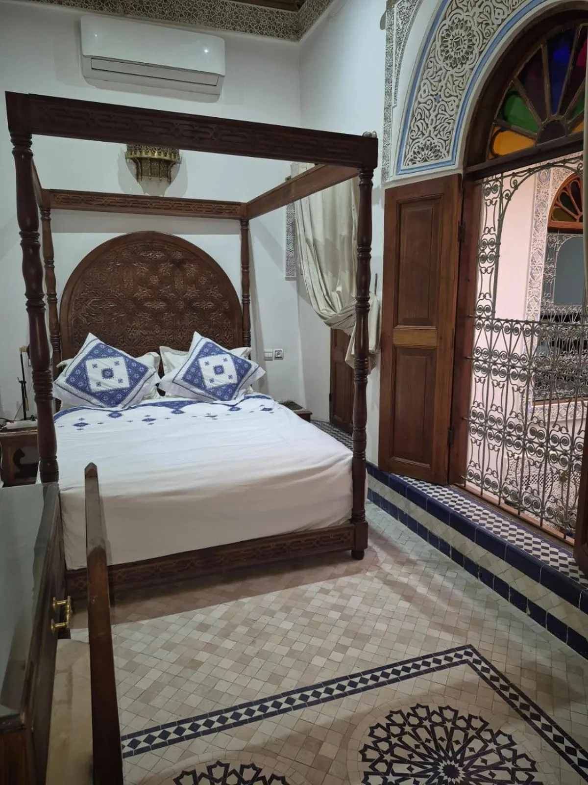 Decorative detail, Bed in Riad Rasia