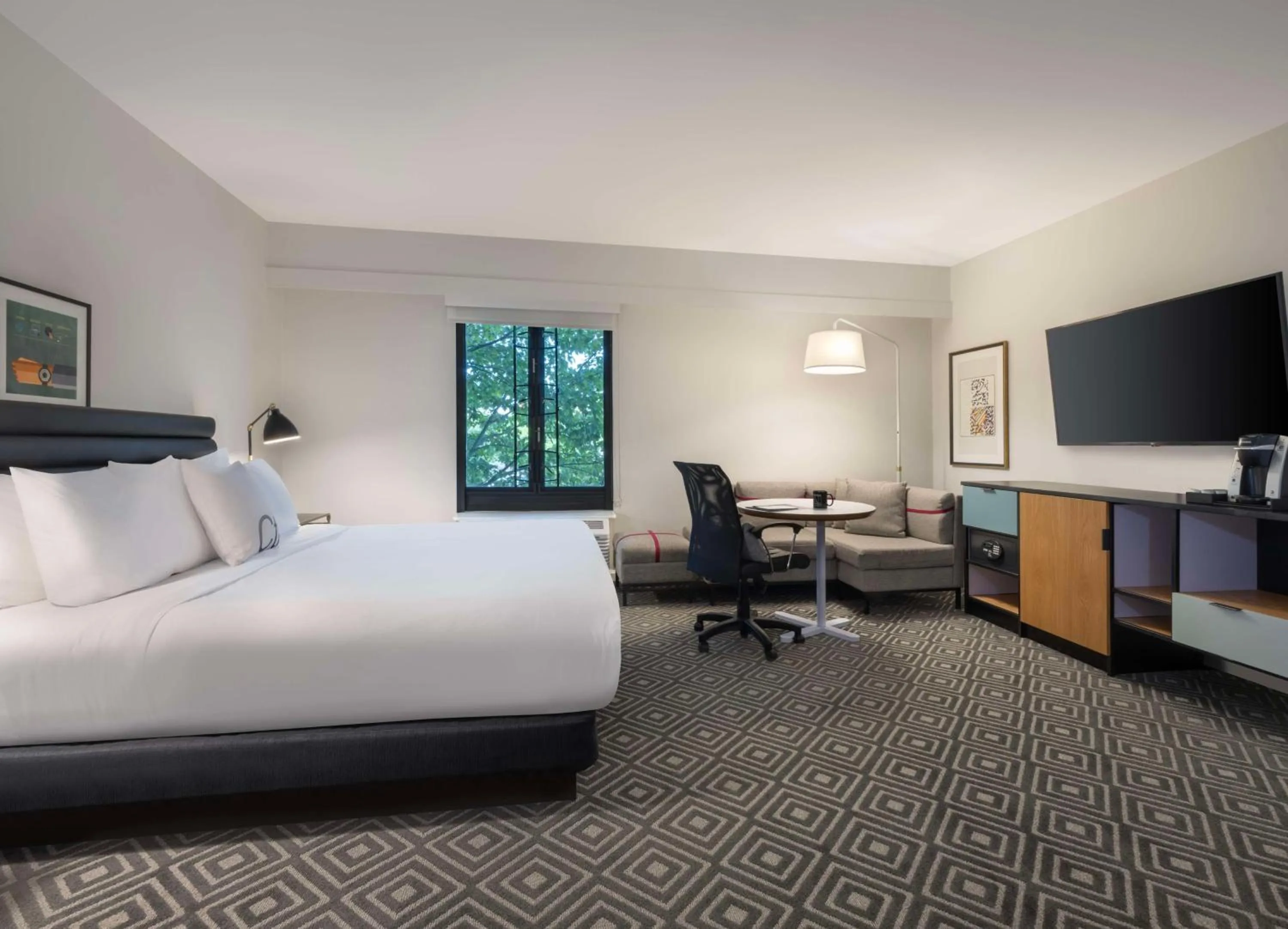 Bed in Freepoint Hotel Cambridge, Tapestry Collection by Hilton