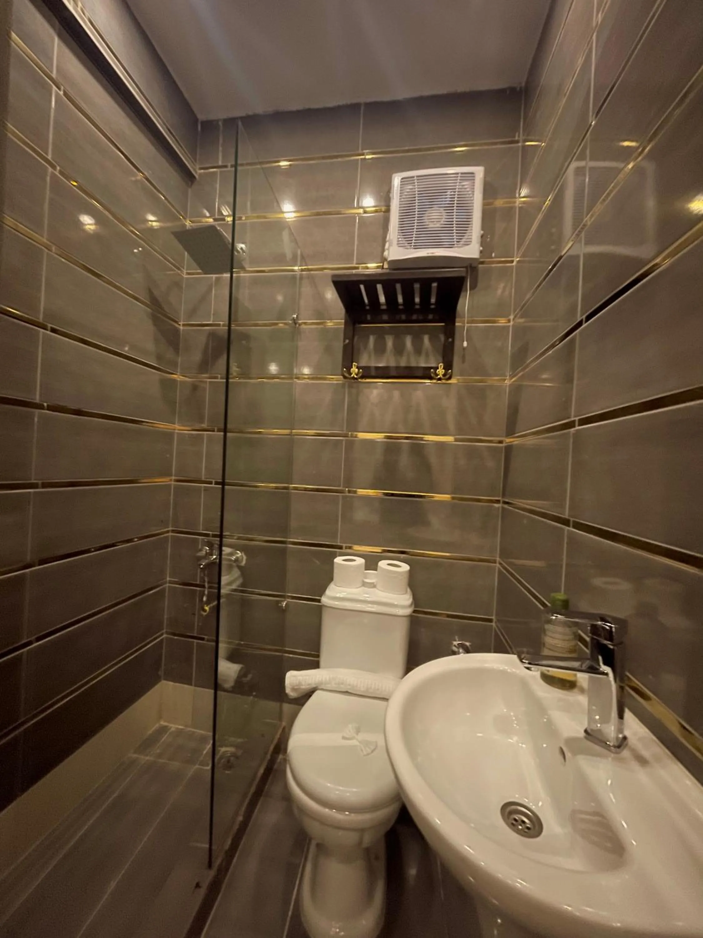 Shower in Sahara Pyramids Inn