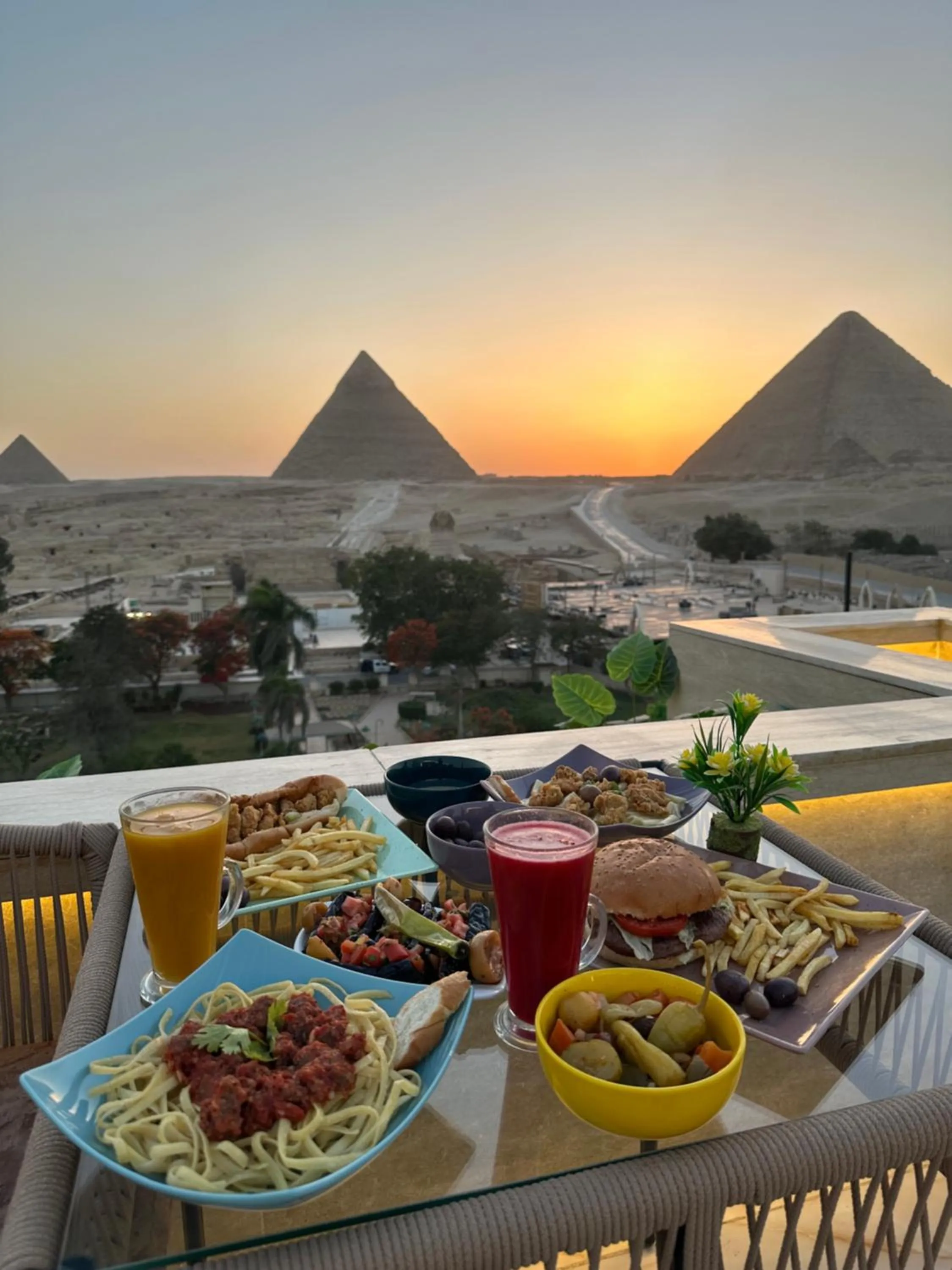 Day in Sahara Pyramids Inn