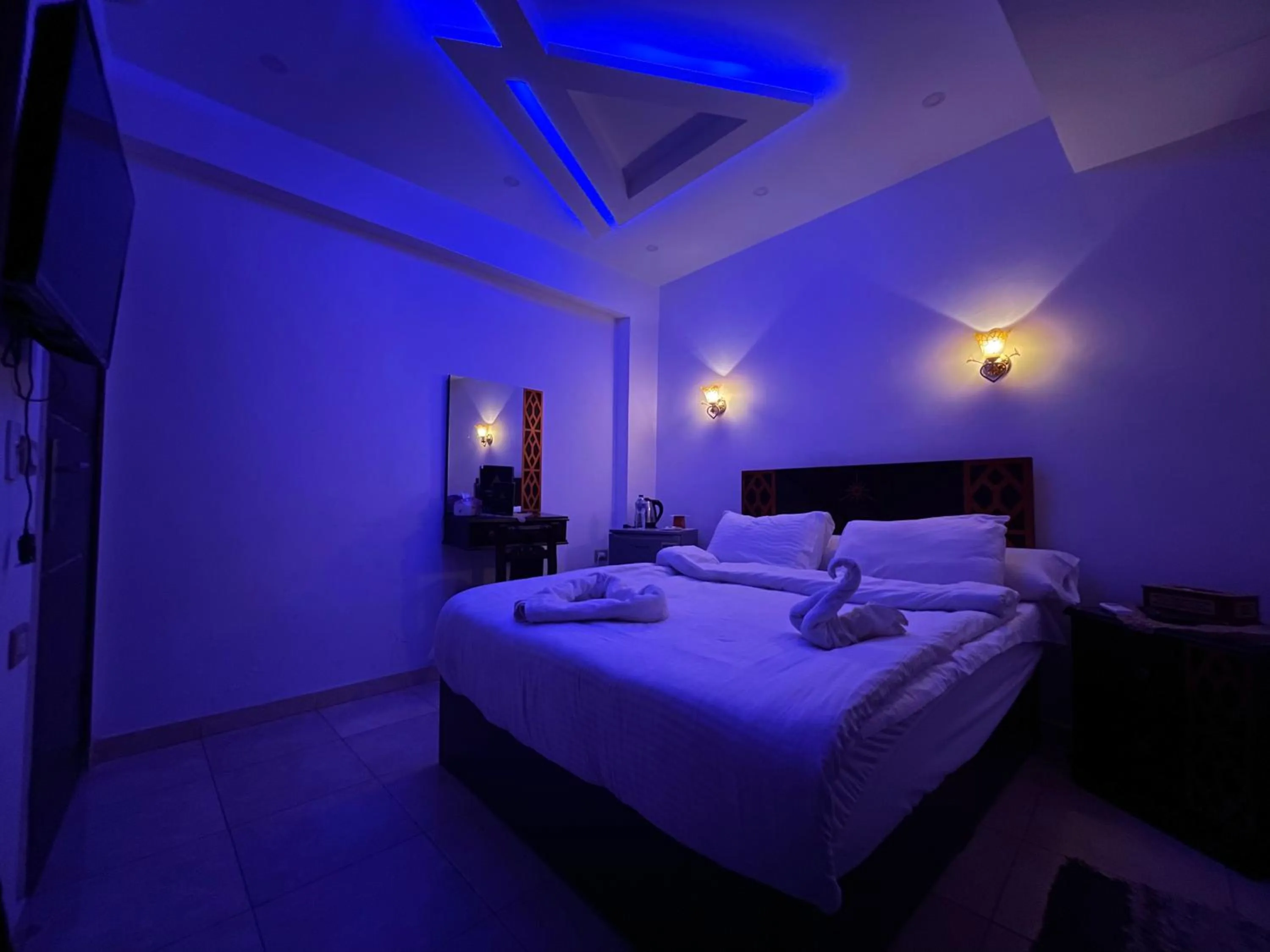 Bed in Sahara Pyramids Inn